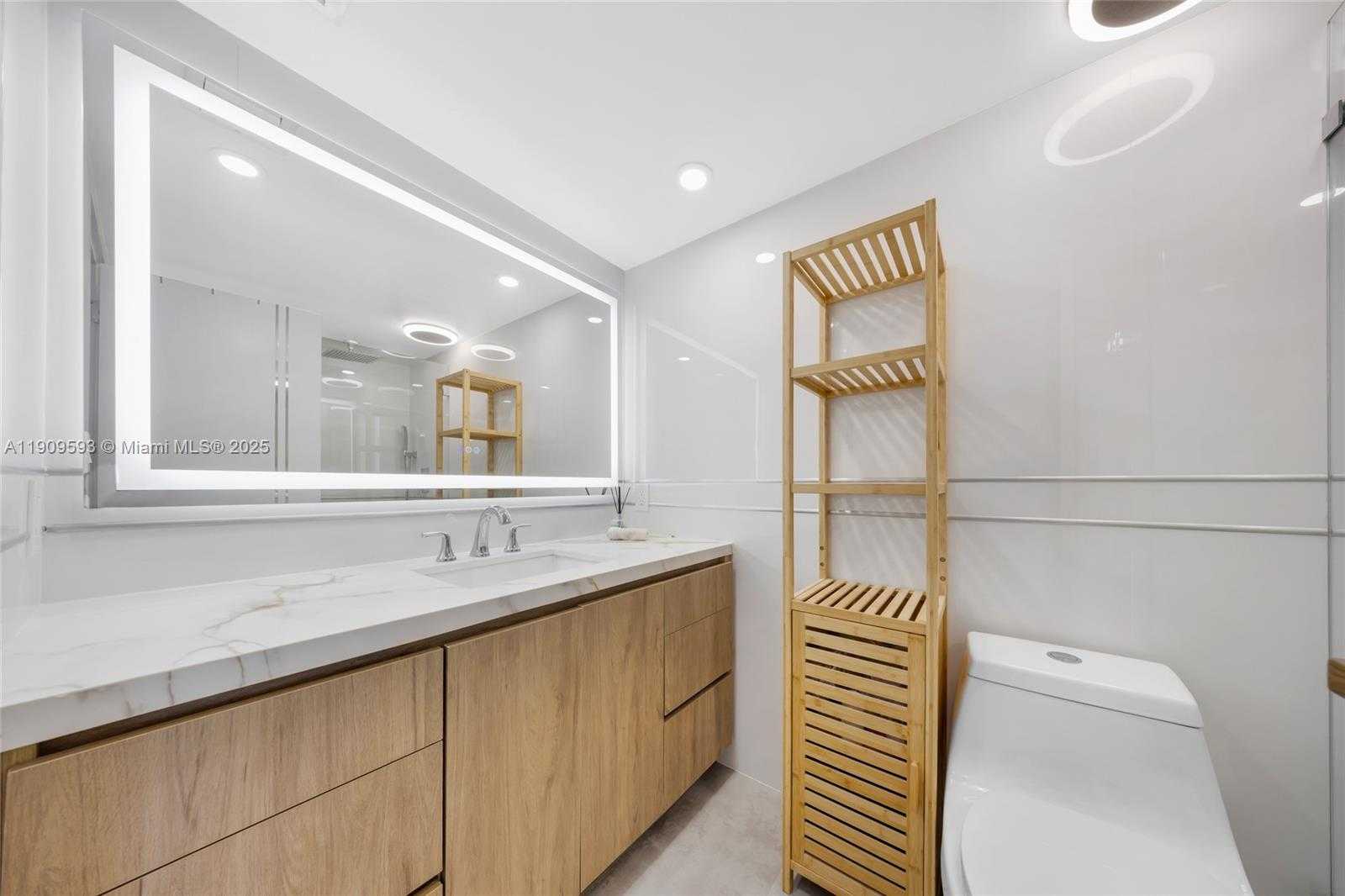 Small Image of 7601 EAST TREASURE DR #1216, North Bay Village Number 21