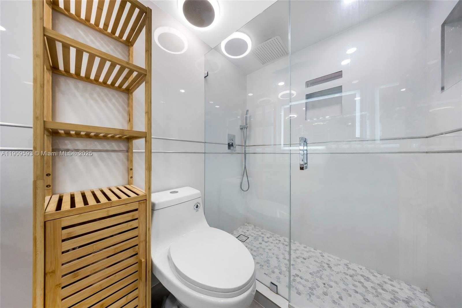 Small Image of 7601 EAST TREASURE DR #1216, North Bay Village Number 22