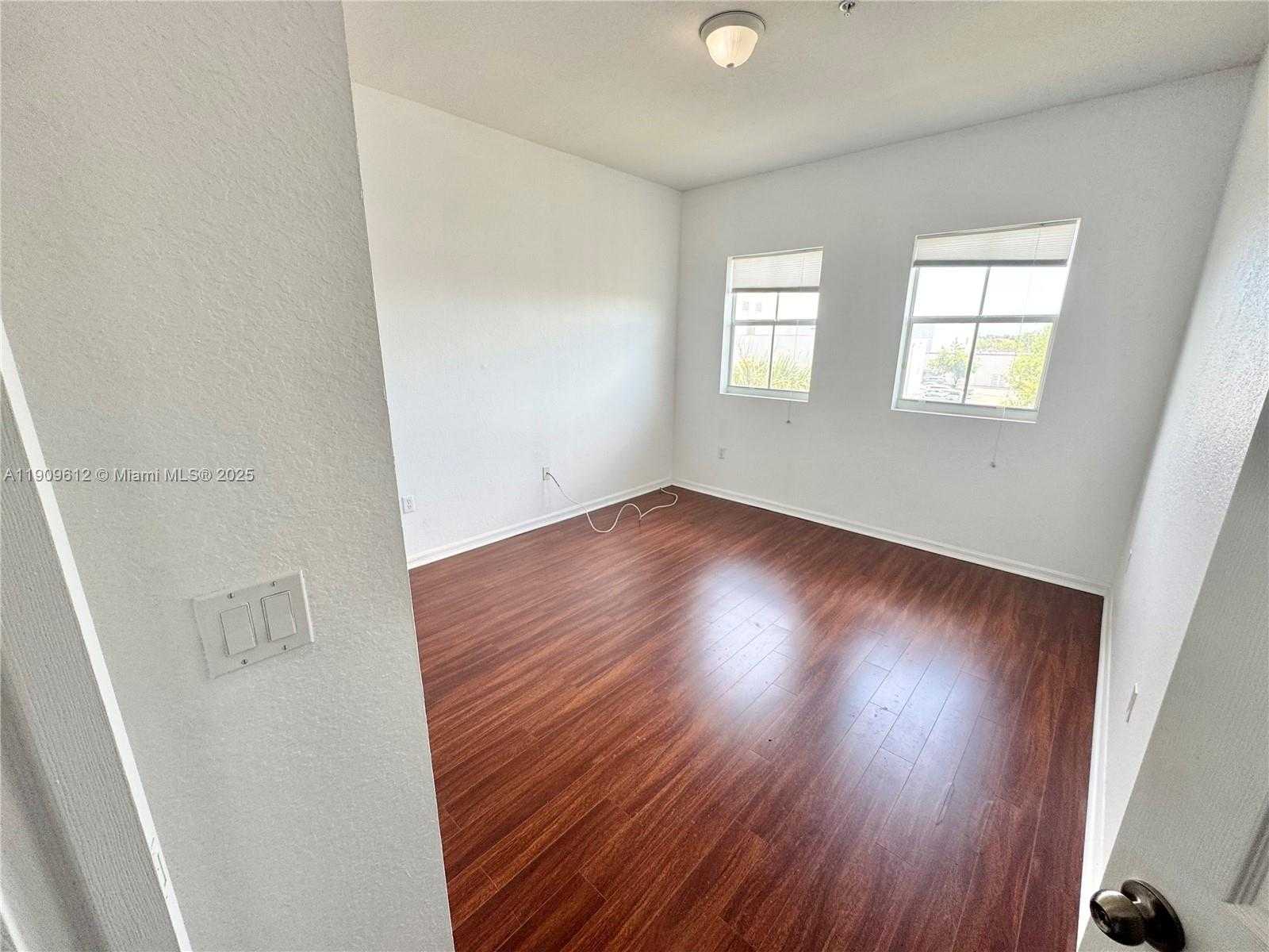 Small Image of 10800 NORTH WEST 88TH TER #214, Doral Number 16