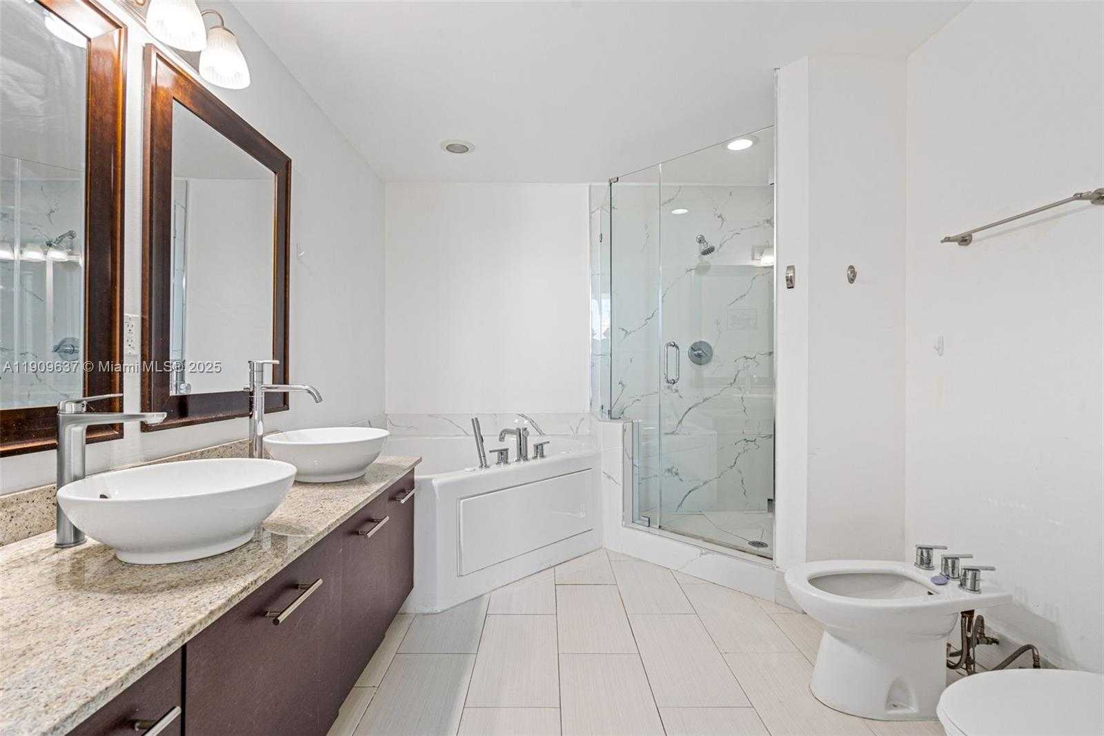 Small Image of 3029 NORTH EAST 188TH ST #609, Aventura Number 19