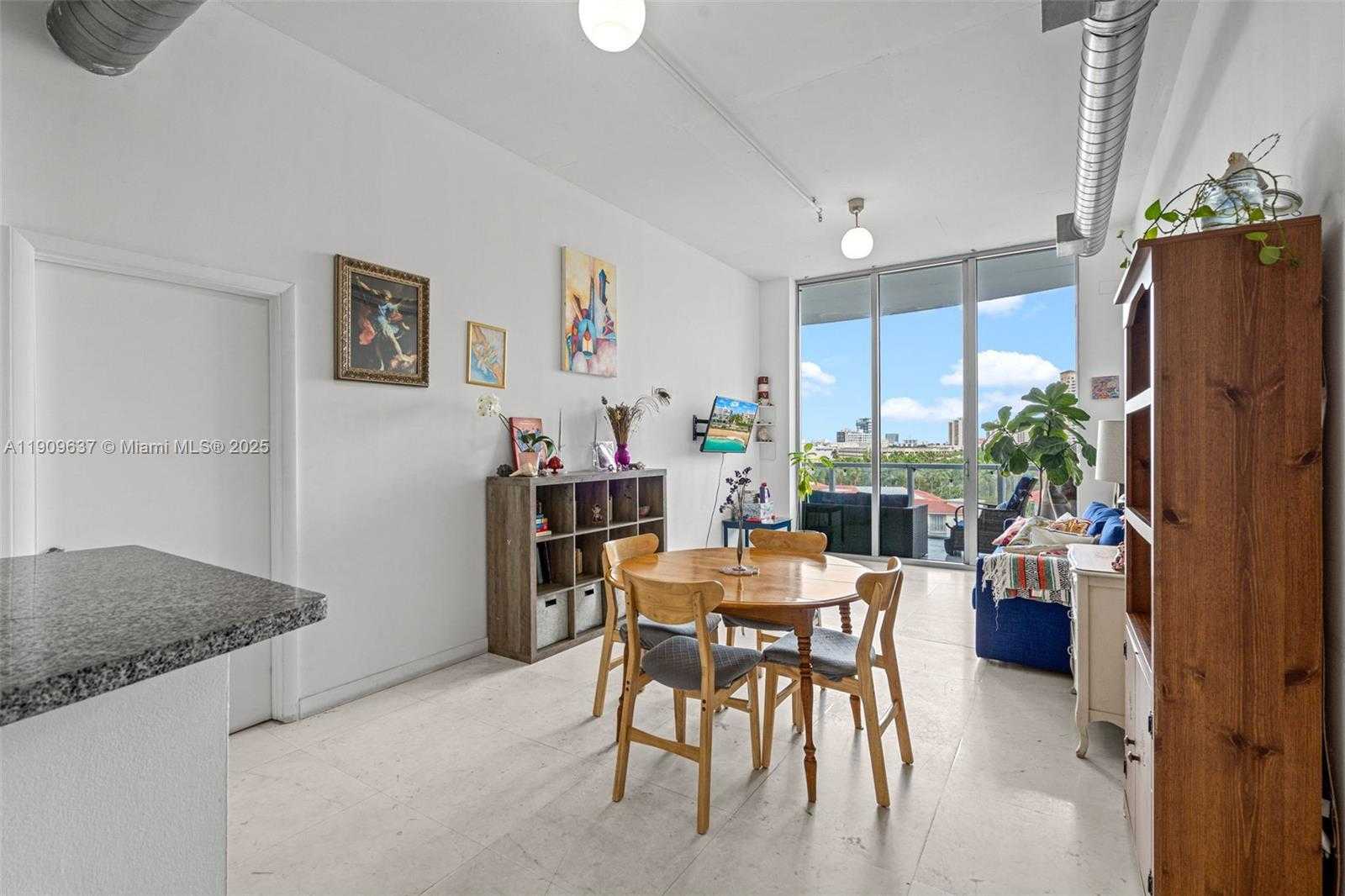 Small Image of 3029 NORTH EAST 188TH ST #609, Aventura Number 4