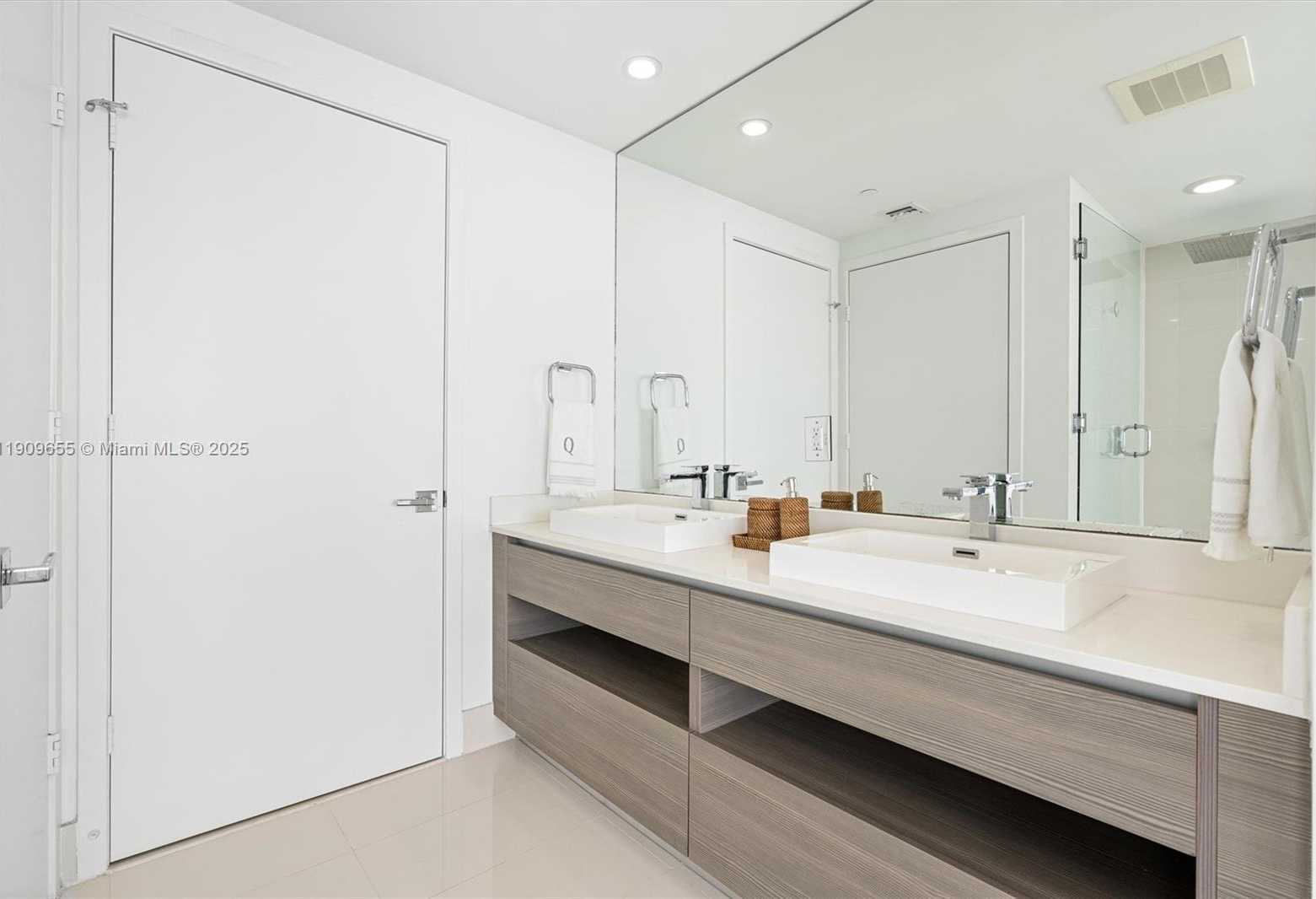 Small Image of 460 NORTH EAST 28TH ST #3508, Miami Number 18