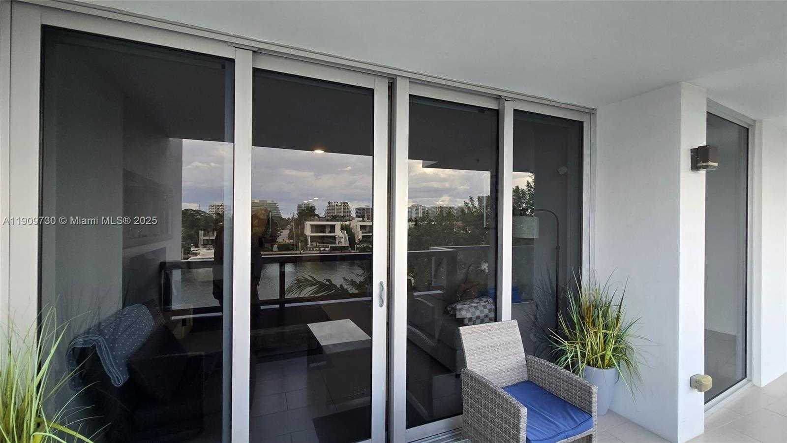 Small Image of 9261 EAST BAY HARBOR DR #402, Bay Harbor Islands Number 23