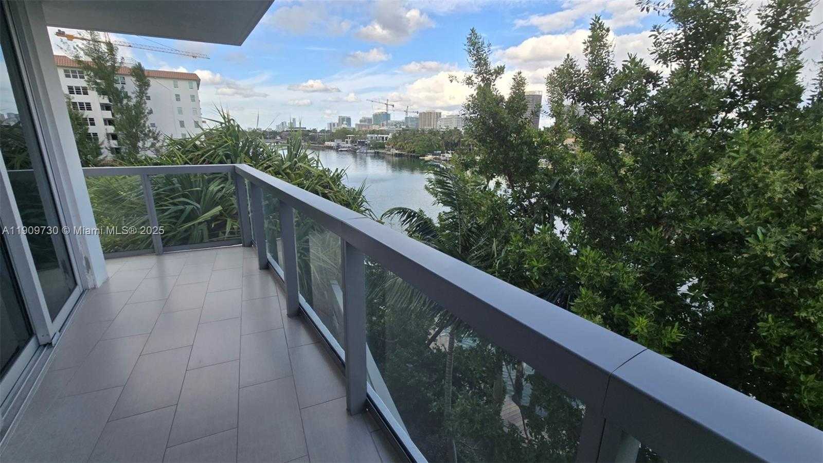 Small Image of 9261 EAST BAY HARBOR DR #402, Bay Harbor Islands Number 25