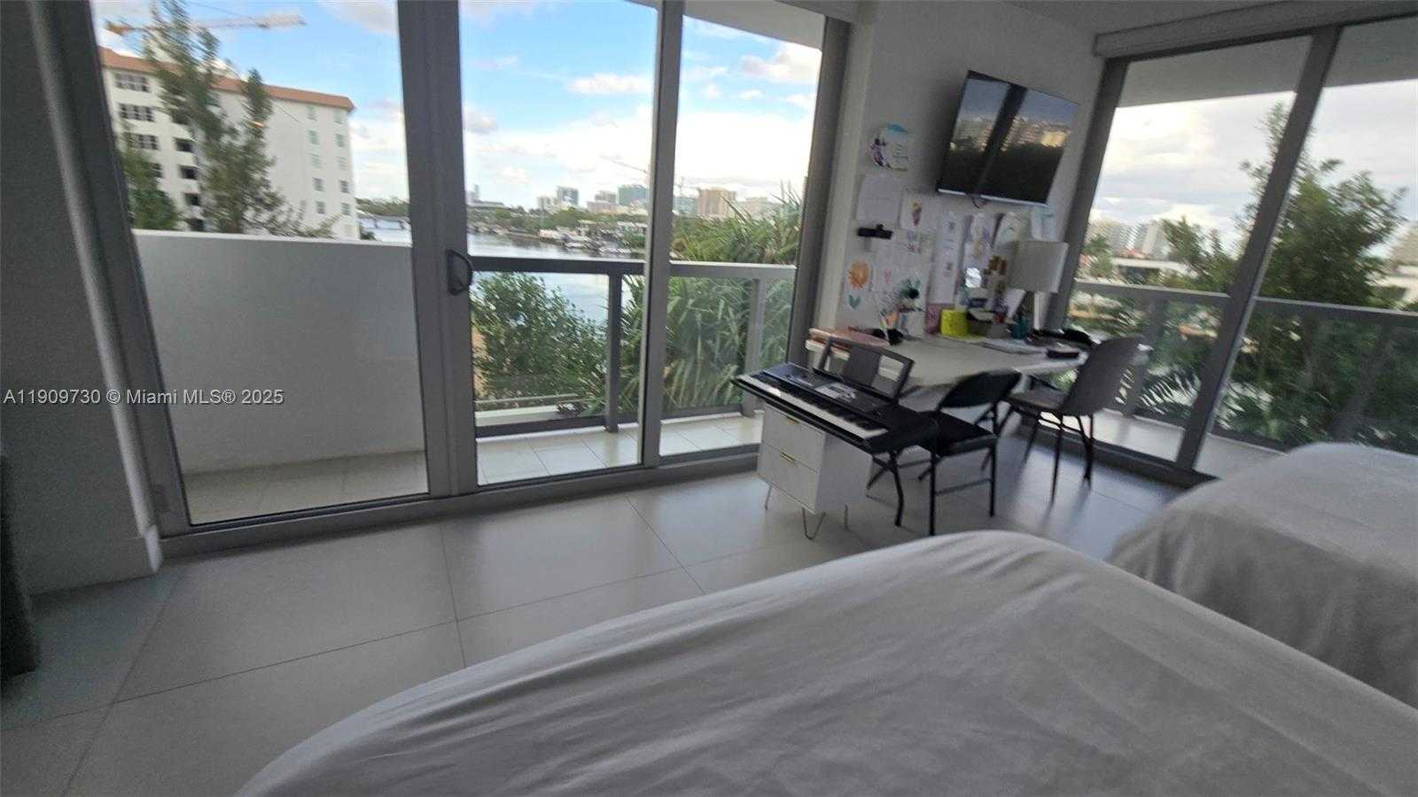 Small Image of 9261 EAST BAY HARBOR DR #402, Bay Harbor Islands Number 27