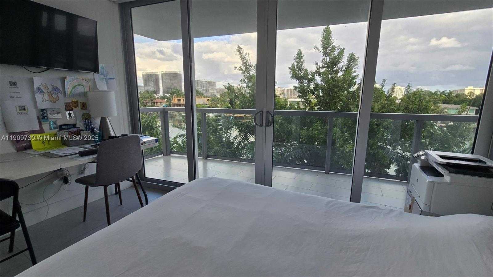 Small Image of 9261 EAST BAY HARBOR DR #402, Bay Harbor Islands Number 30