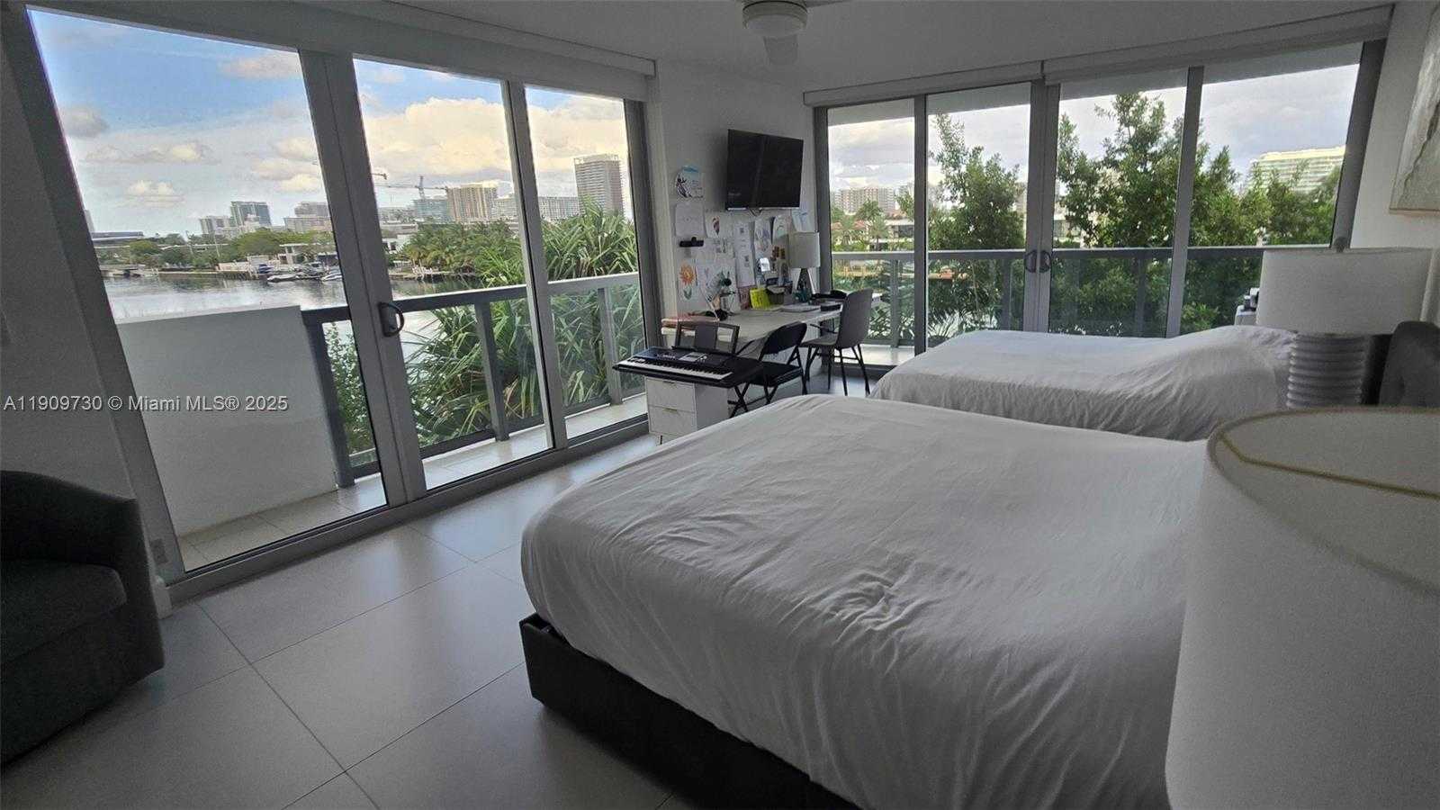 Small Image of 9261 EAST BAY HARBOR DR #402, Bay Harbor Islands Number 31