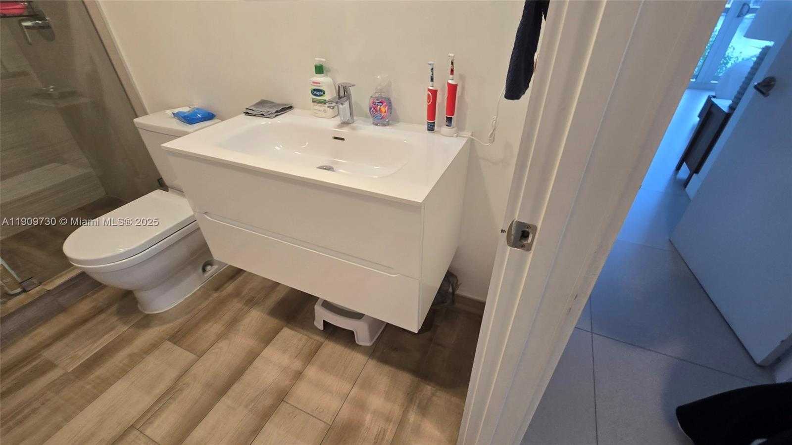 Small Image of 9261 EAST BAY HARBOR DR #402, Bay Harbor Islands Number 34