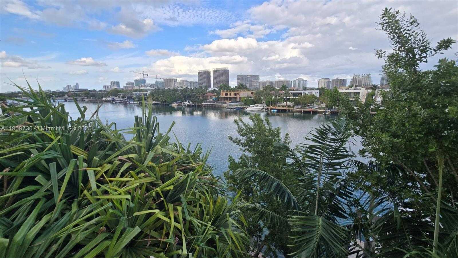 Small Image of 9261 EAST BAY HARBOR DR #402, Bay Harbor Islands Number 43