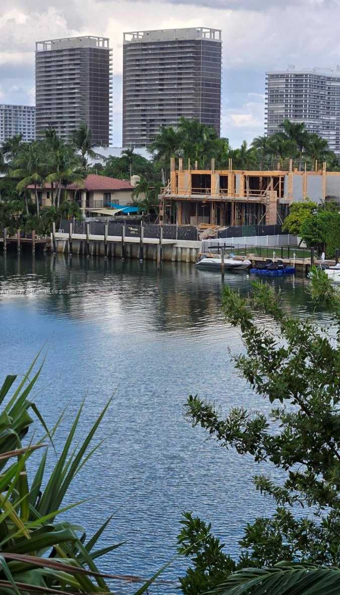 Small Image of 9261 EAST BAY HARBOR DR #402, Bay Harbor Islands Number 44