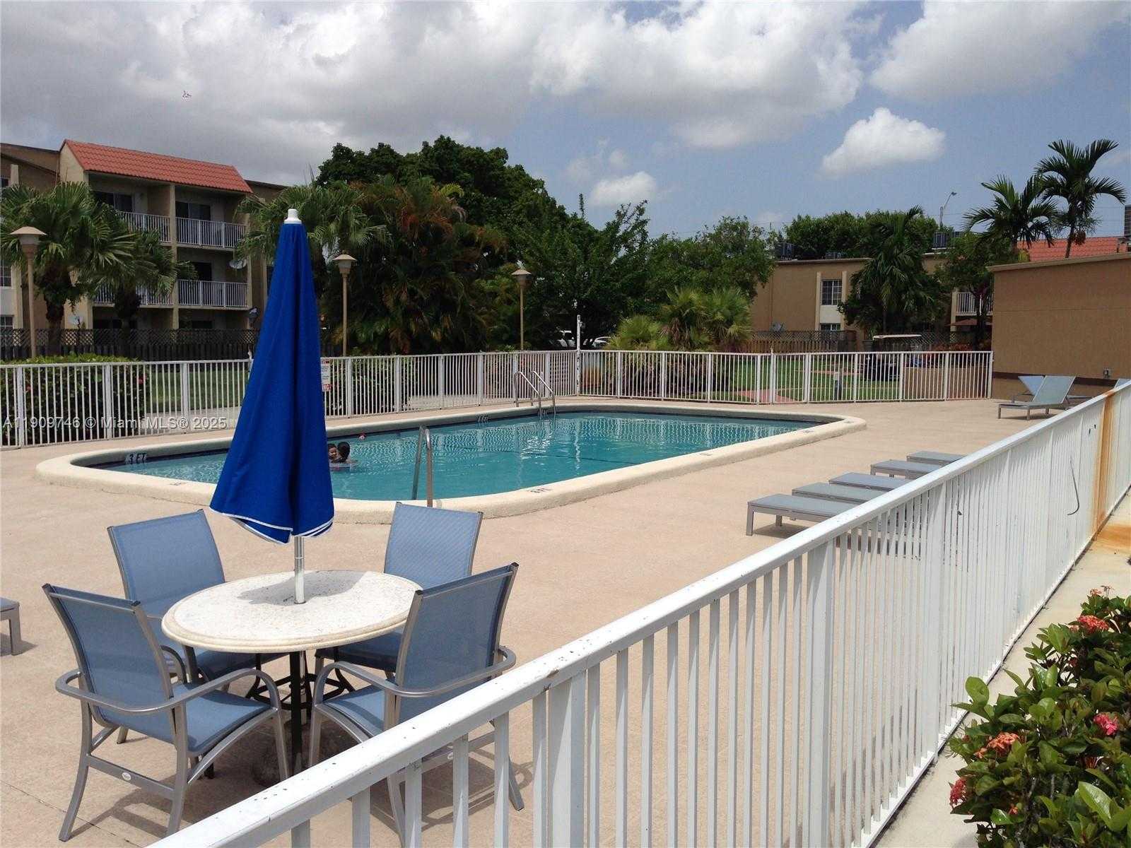 Small Image of 5201 GENEVA WAY #102, Doral Number 15