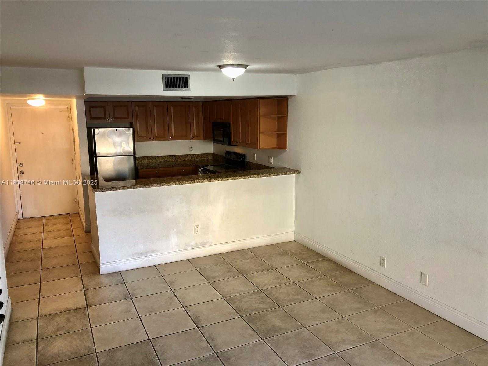 Small Image of 5201 GENEVA WAY #102, Doral Number 5