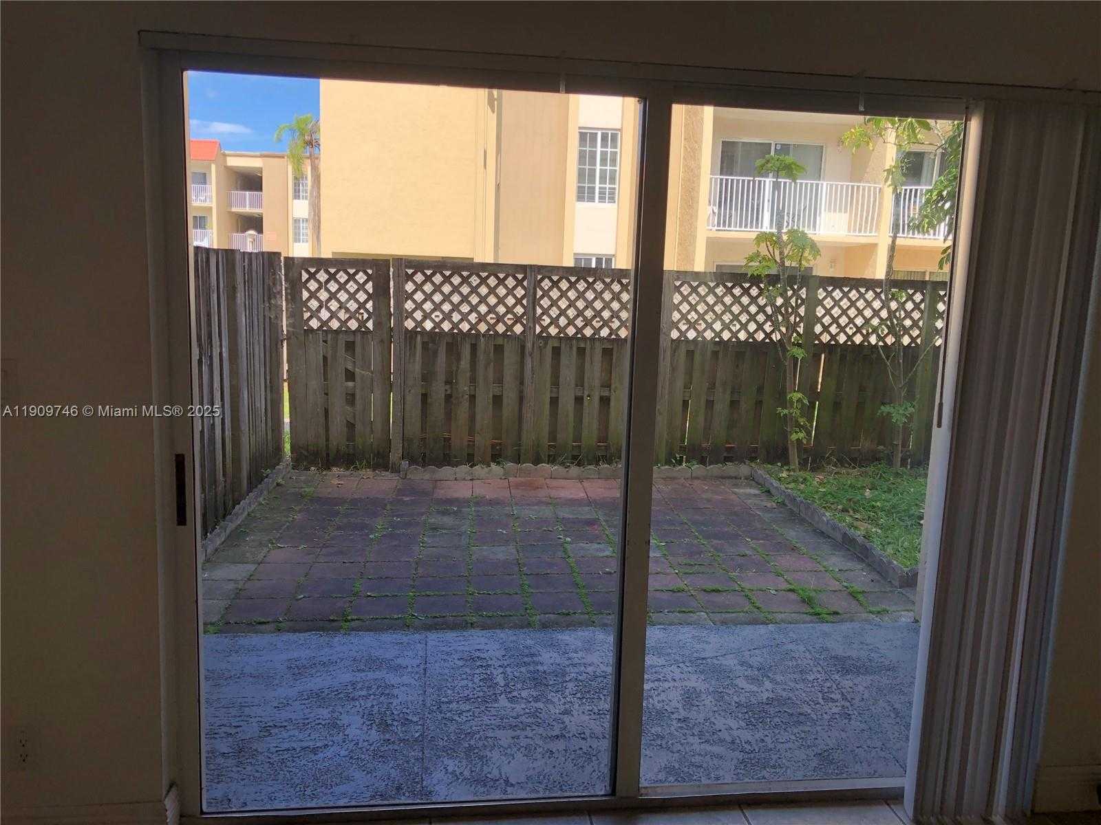 Small Image of 5201 GENEVA WAY #102, Doral Number 6