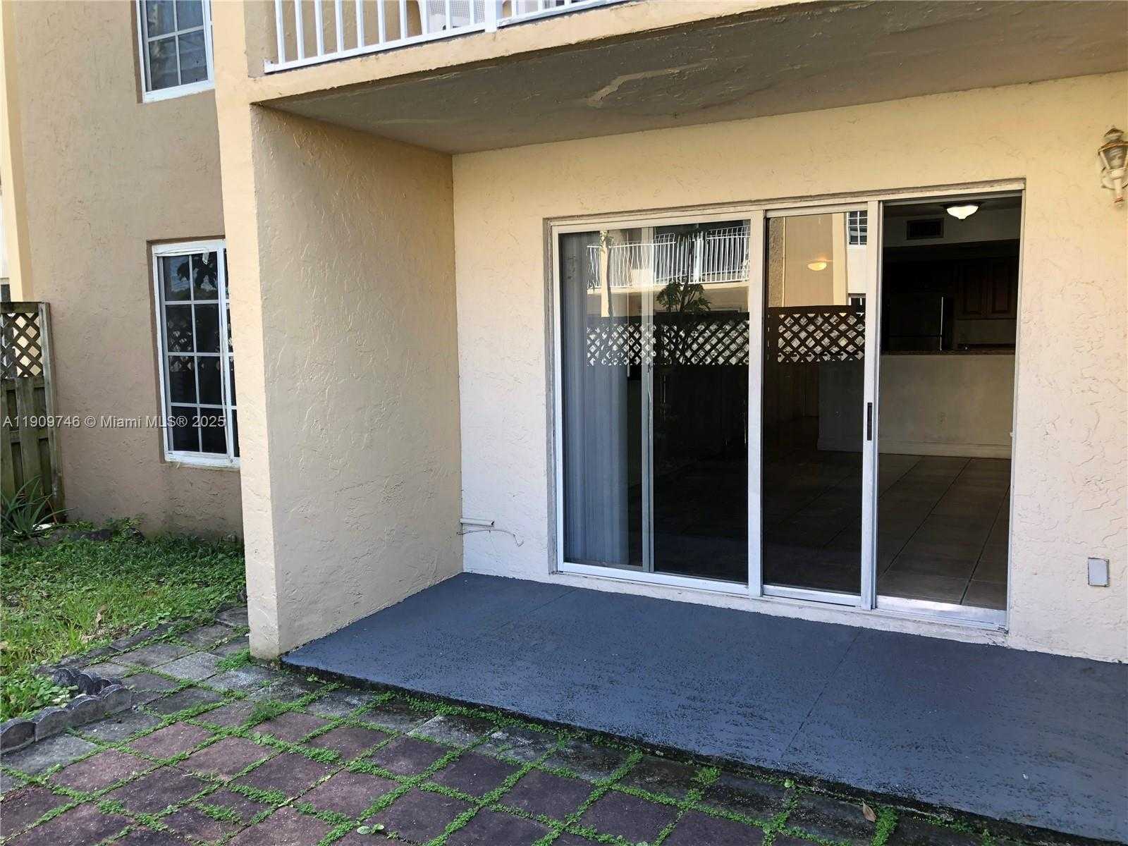 Small Image of 5201 GENEVA WAY #102, Doral Number 8