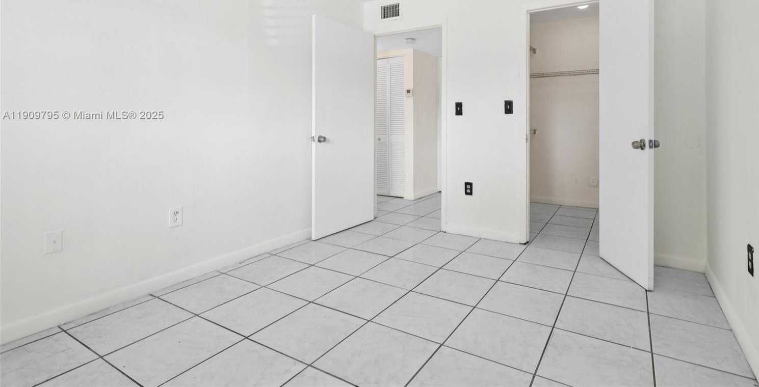 Small Image of 7407 SOUTH WEST 152ND AVE #4-103, Miami Number 25