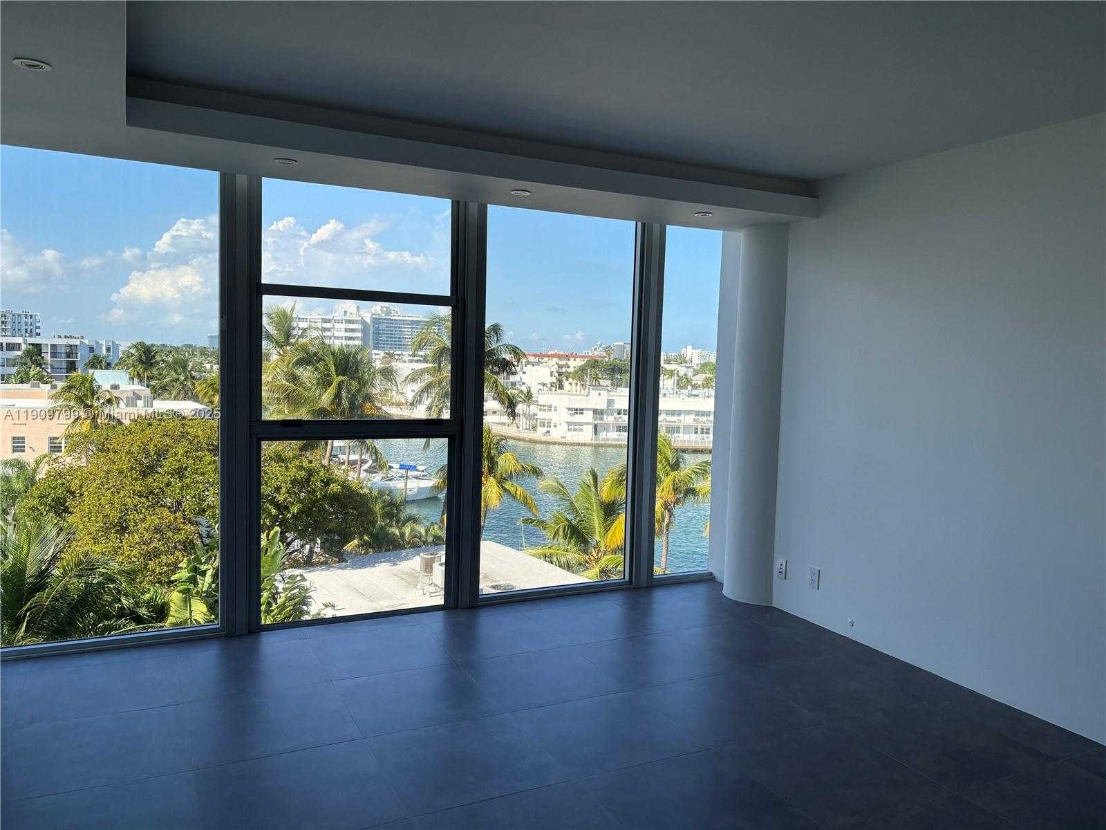 Small Image of 900 BAY DR #401, Miami Beach Number 14
