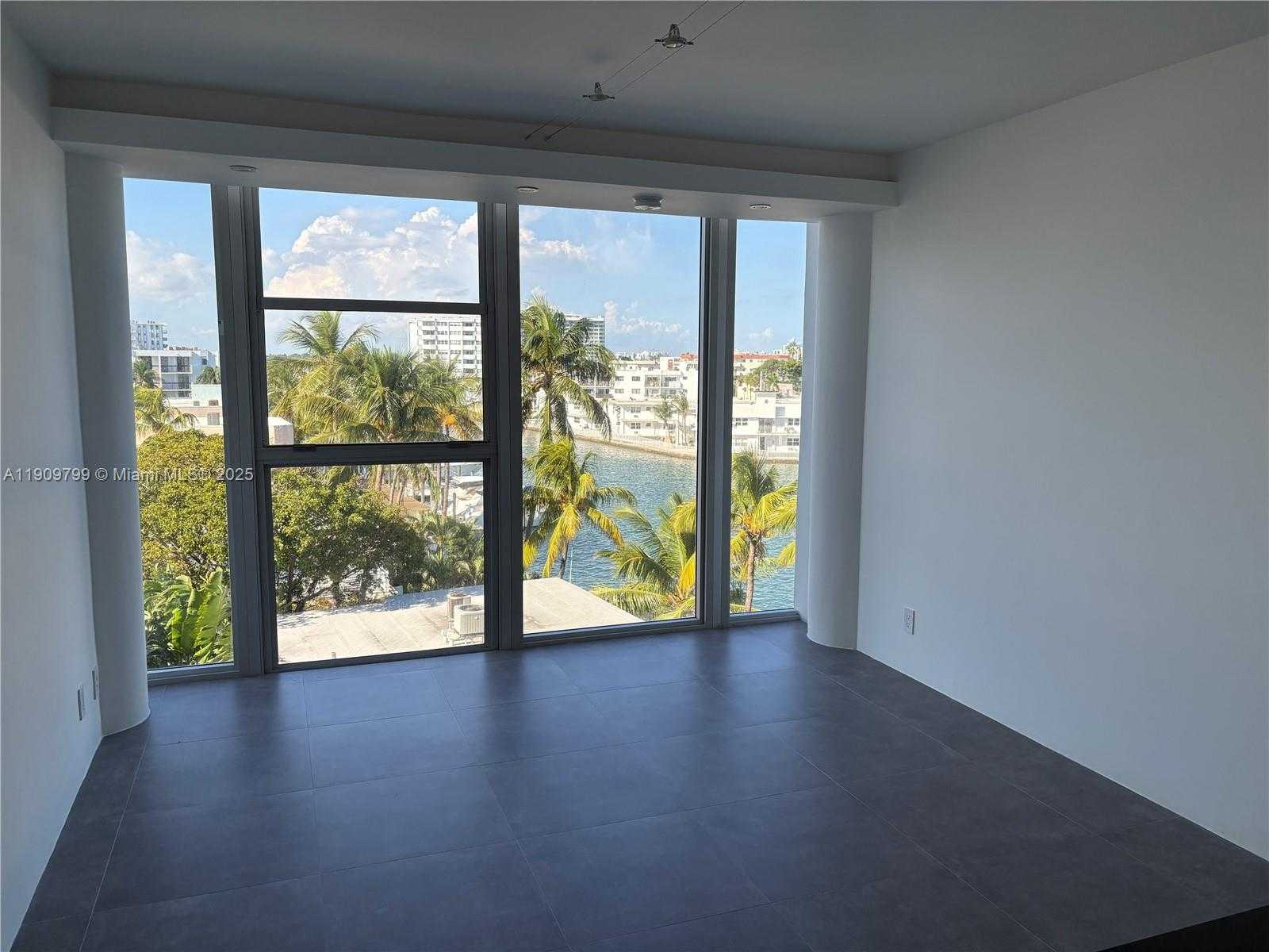 Small Image of 900 BAY DR #401, Miami Beach Number 15