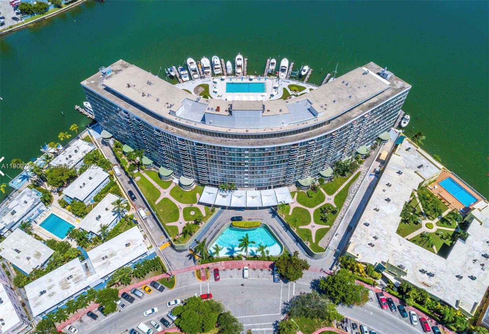 Small Image of 900 BAY DR #401, Miami Beach Number 18