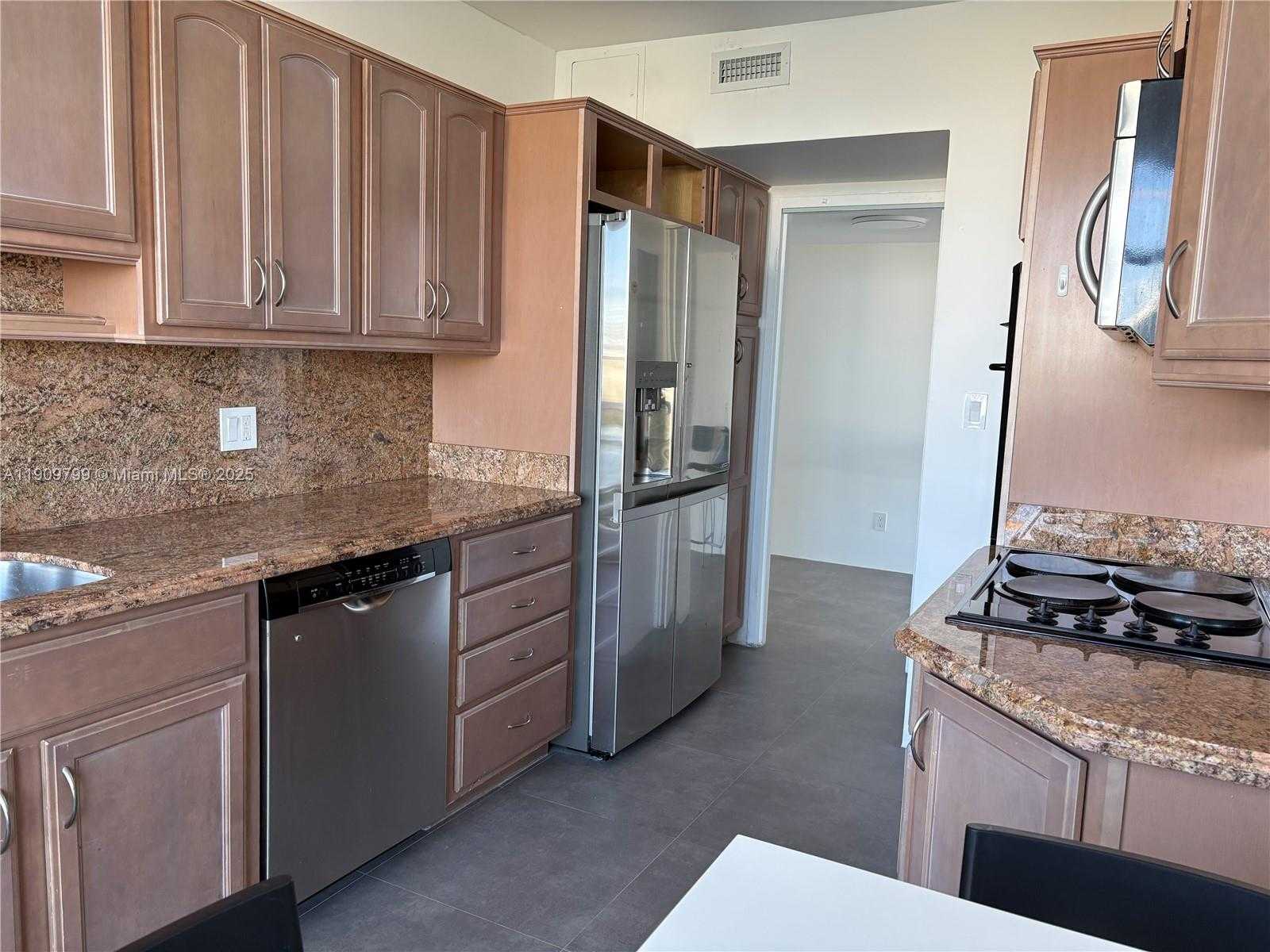 Small Image of 900 BAY DR #401, Miami Beach Number 6