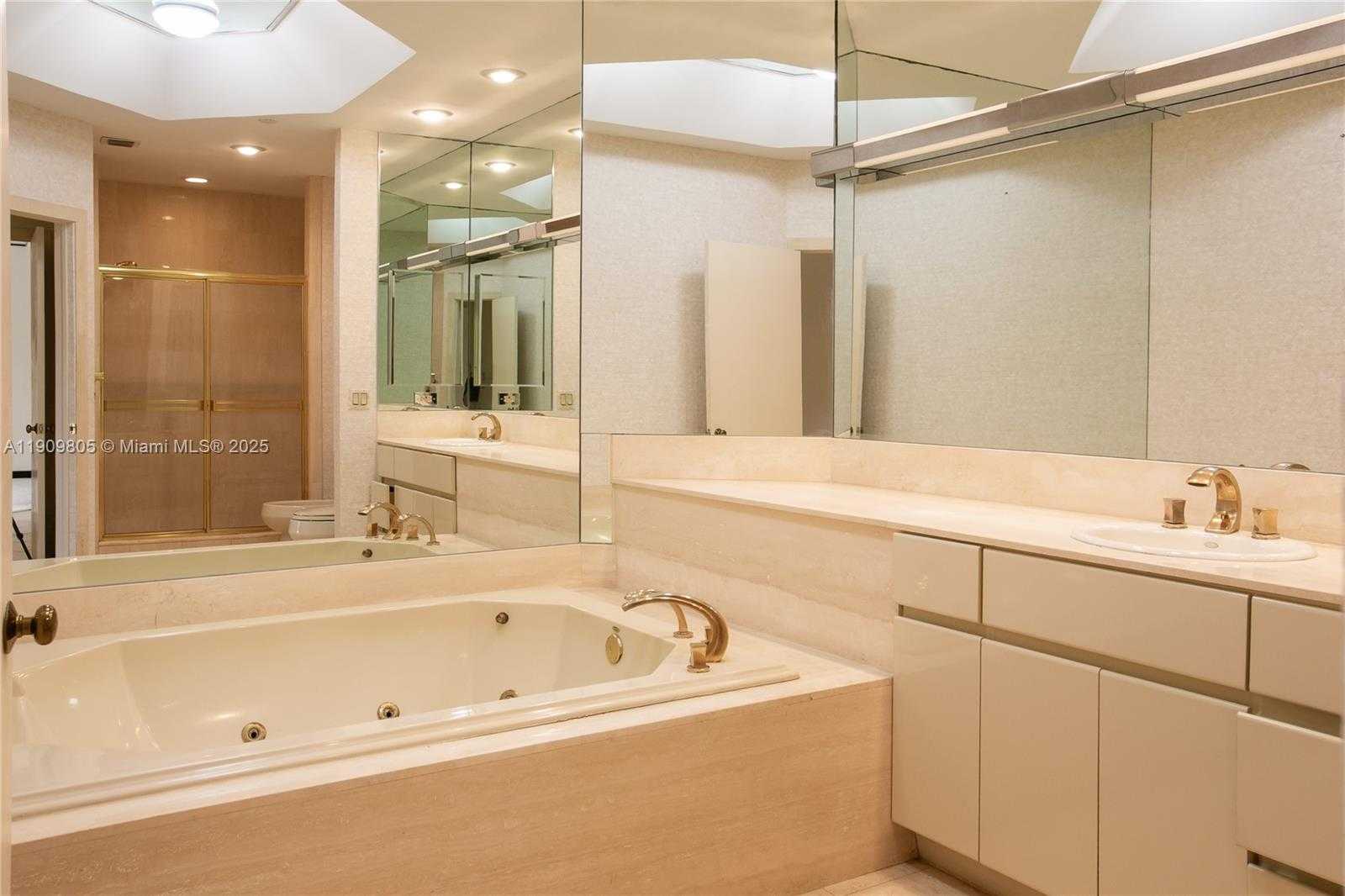 Small Image of 3000 ISLAND BLVD #WSTE1, Aventura Number 18