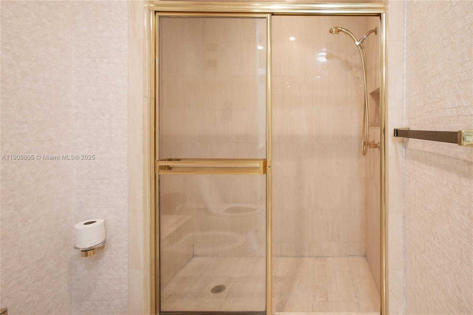 Small Image of 3000 ISLAND BLVD #WSTE1, Aventura Number 21