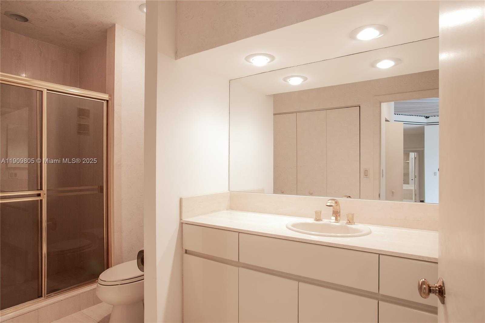 Small Image of 3000 ISLAND BLVD #WSTE1, Aventura Number 24