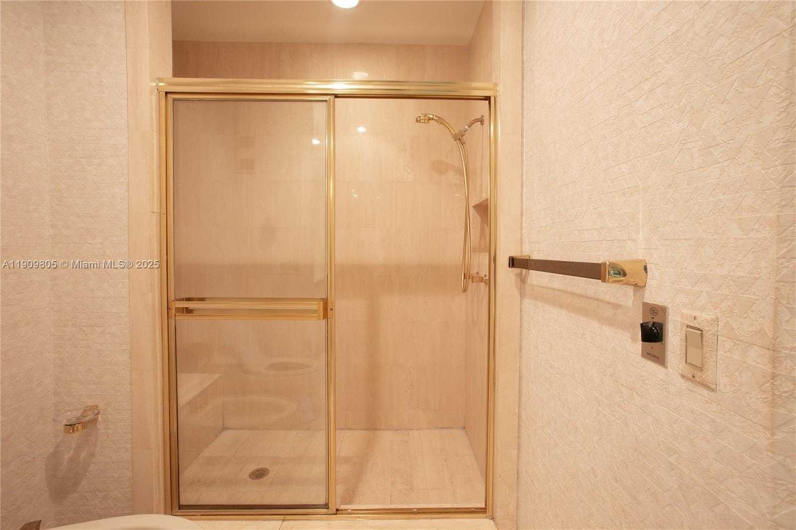 Small Image of 3000 ISLAND BLVD #WSTE1, Aventura Number 25