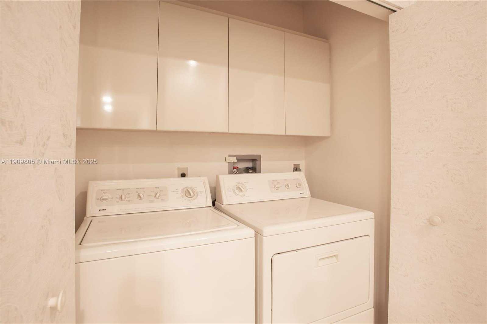 Small Image of 3000 ISLAND BLVD #WSTE1, Aventura Number 27