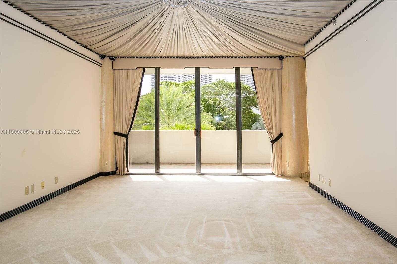 Small Image of 3000 ISLAND BLVD #WSTE1, Aventura Number 3