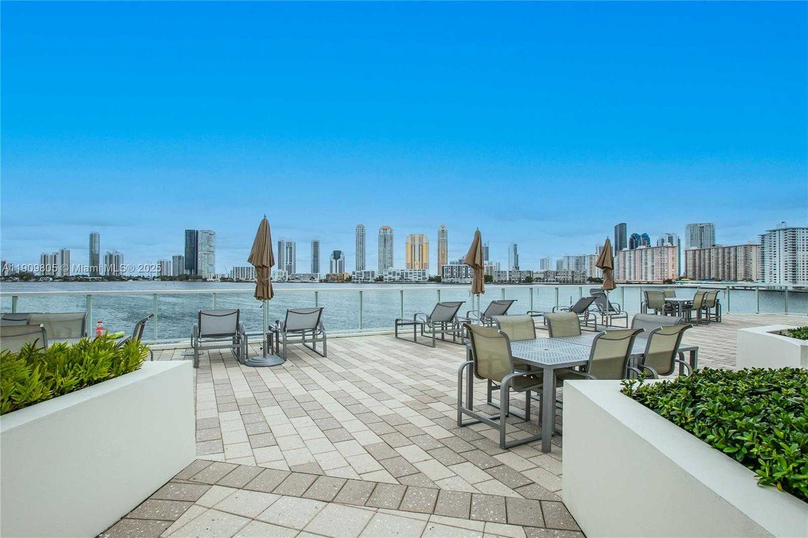 Small Image of 3000 ISLAND BLVD #WSTE1, Aventura Number 31