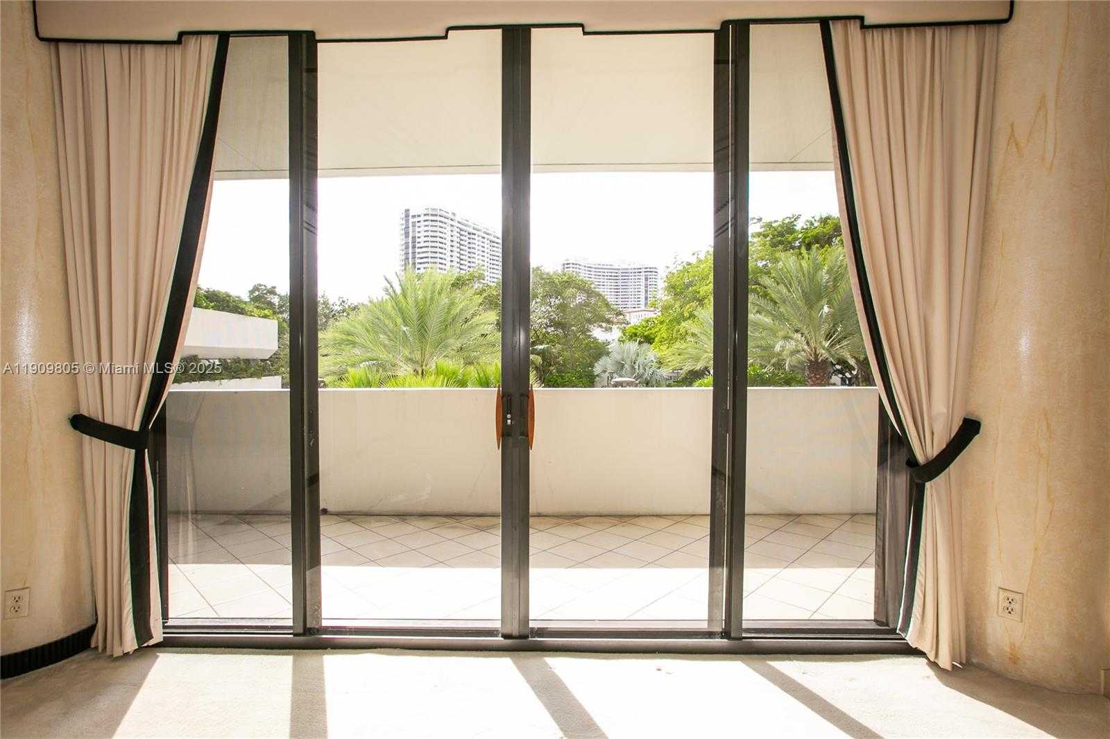 Small Image of 3000 ISLAND BLVD #WSTE1, Aventura Number 7