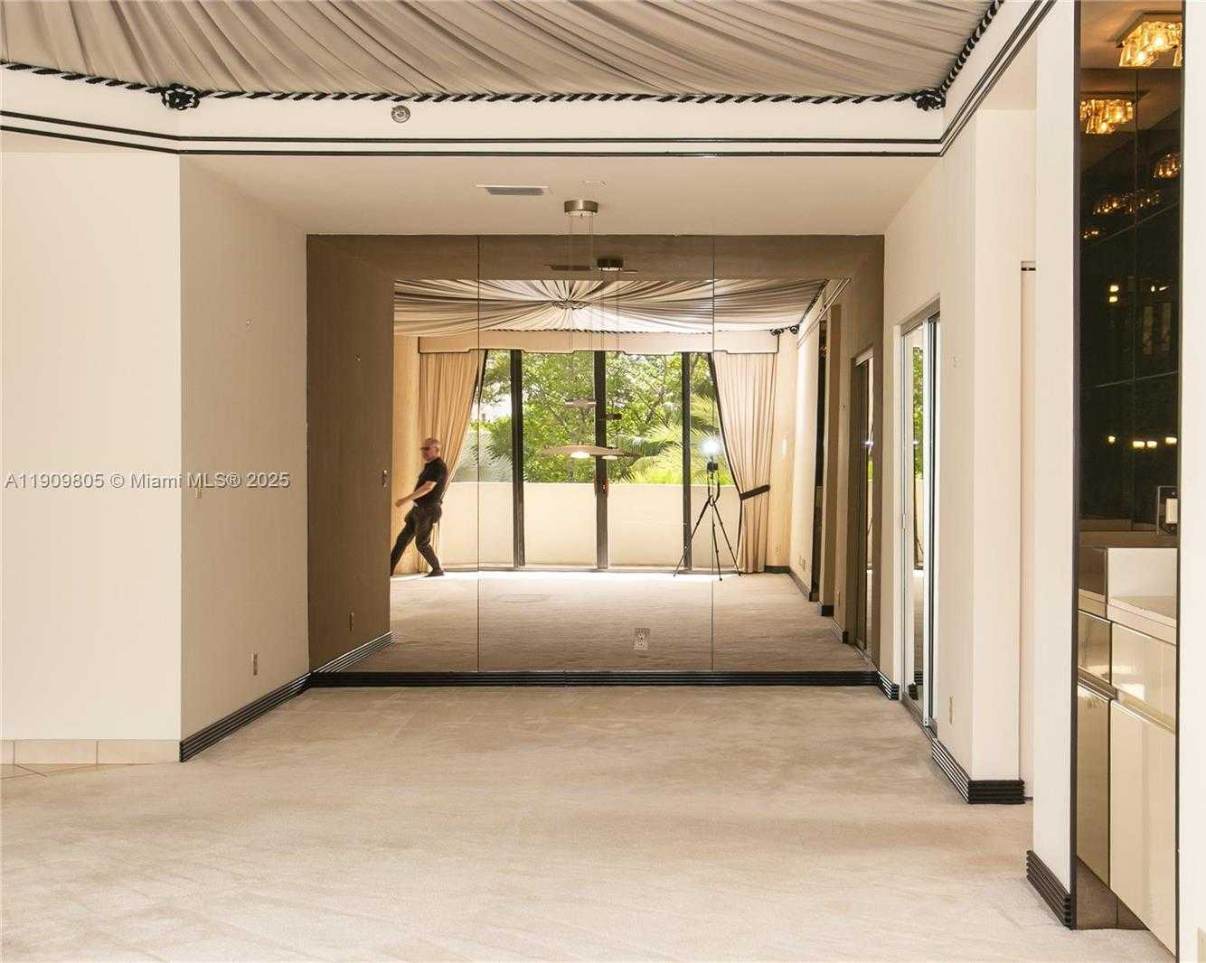 Small Image of 3000 ISLAND BLVD #WSTE1, Aventura Number 8