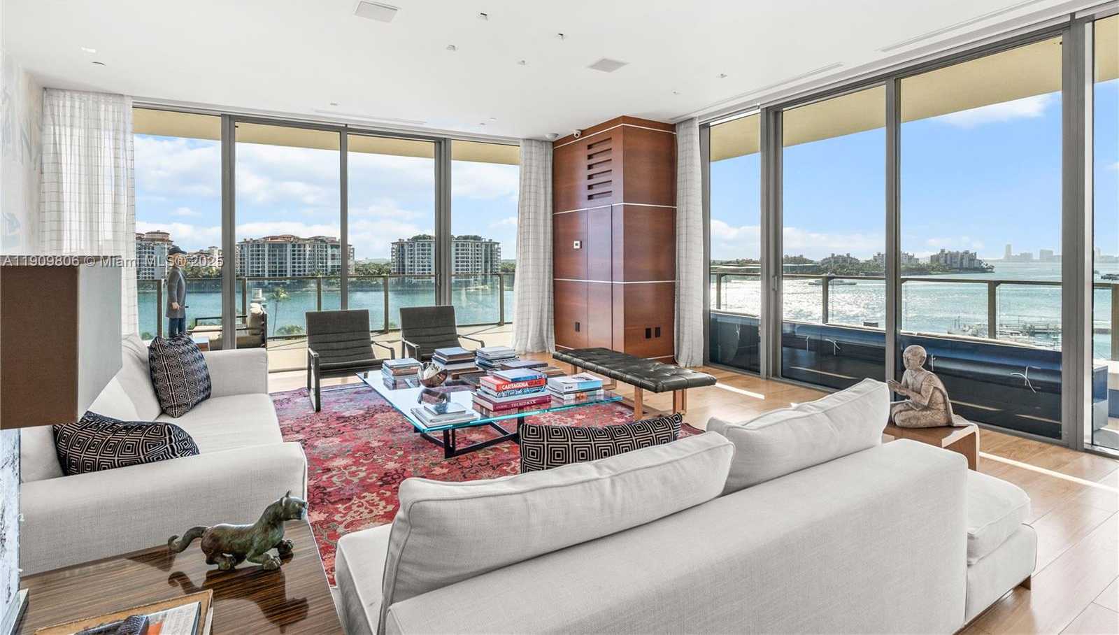 Small Image of 800 SOUTH POINTE DR #704, Miami Beach Number 13