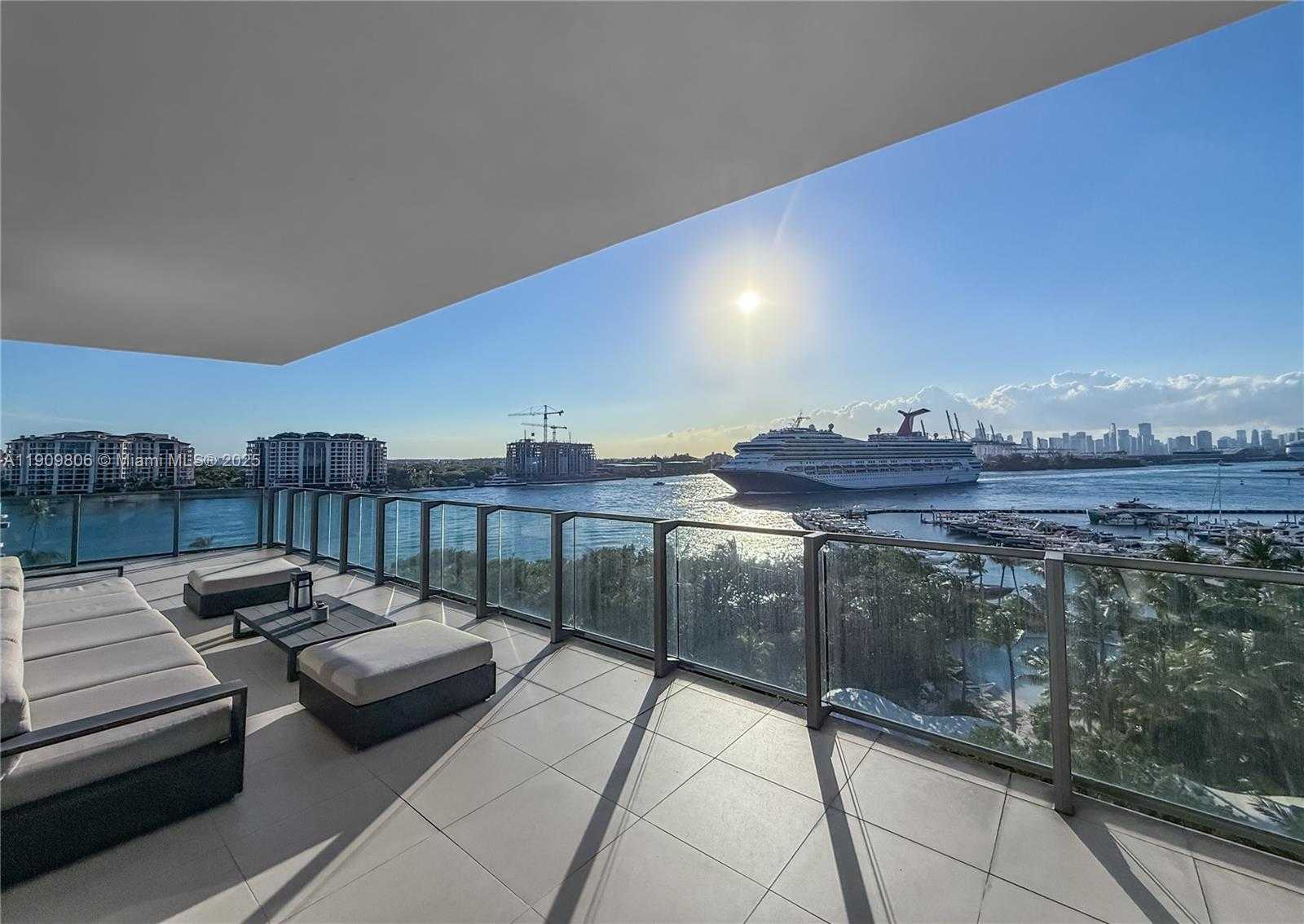 Small Image of 800 SOUTH POINTE DR #704, Miami Beach Number 25