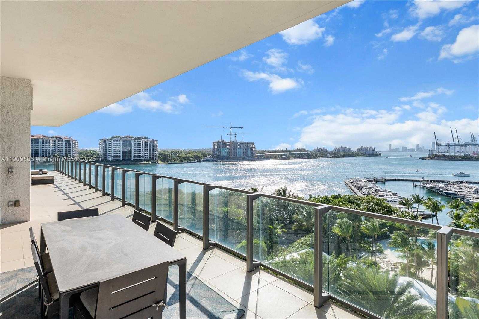 Small Image of 800 SOUTH POINTE DR #704, Miami Beach Number 26