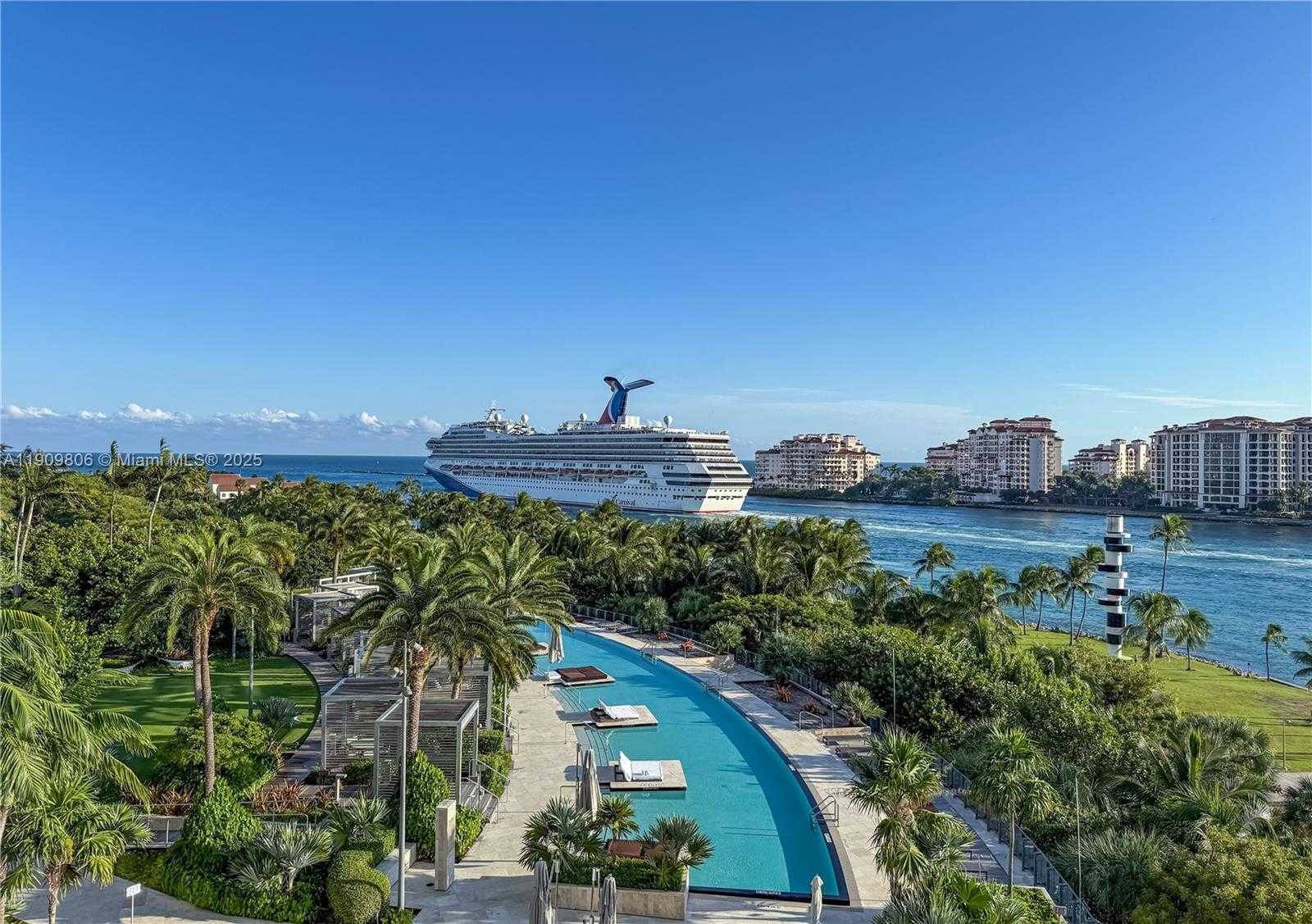 Small Image of 800 SOUTH POINTE DR #704, Miami Beach Number 32