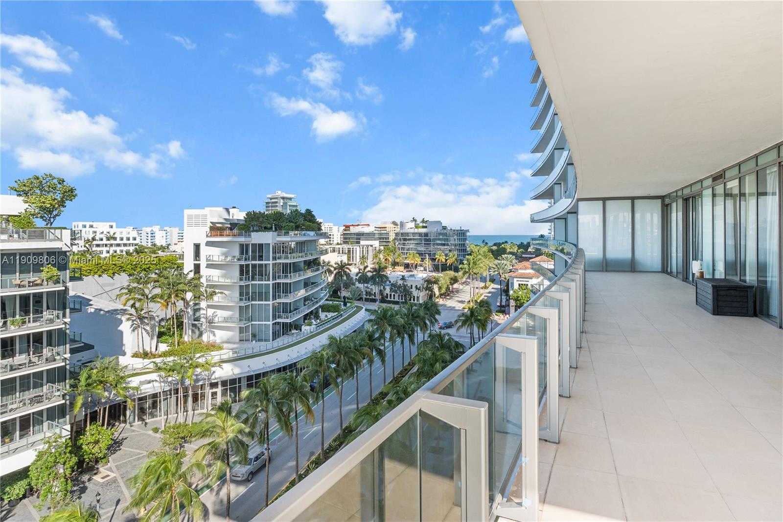 Small Image of 800 SOUTH POINTE DR #704, Miami Beach Number 34