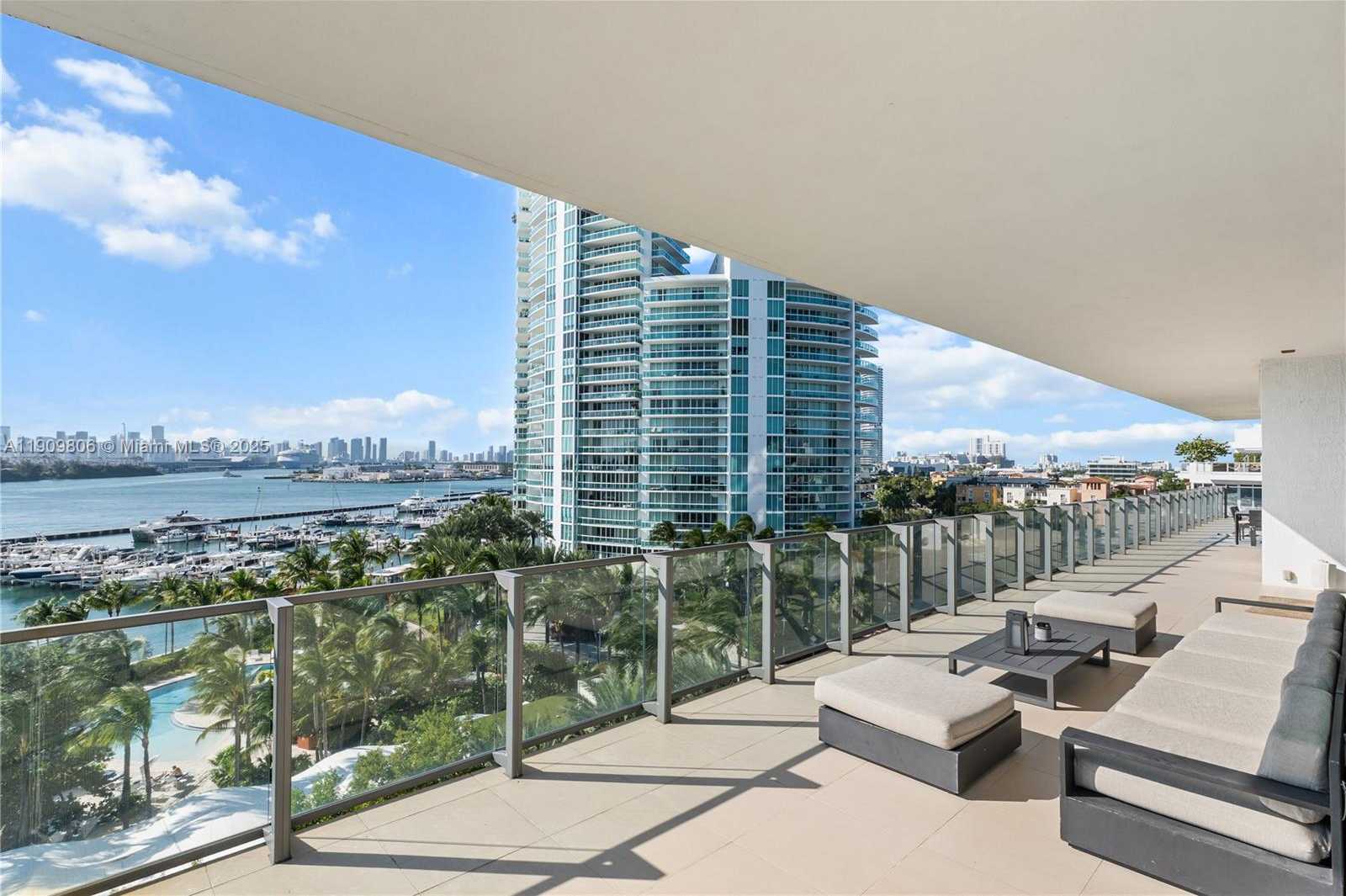 Small Image of 800 SOUTH POINTE DR #704, Miami Beach Number 35