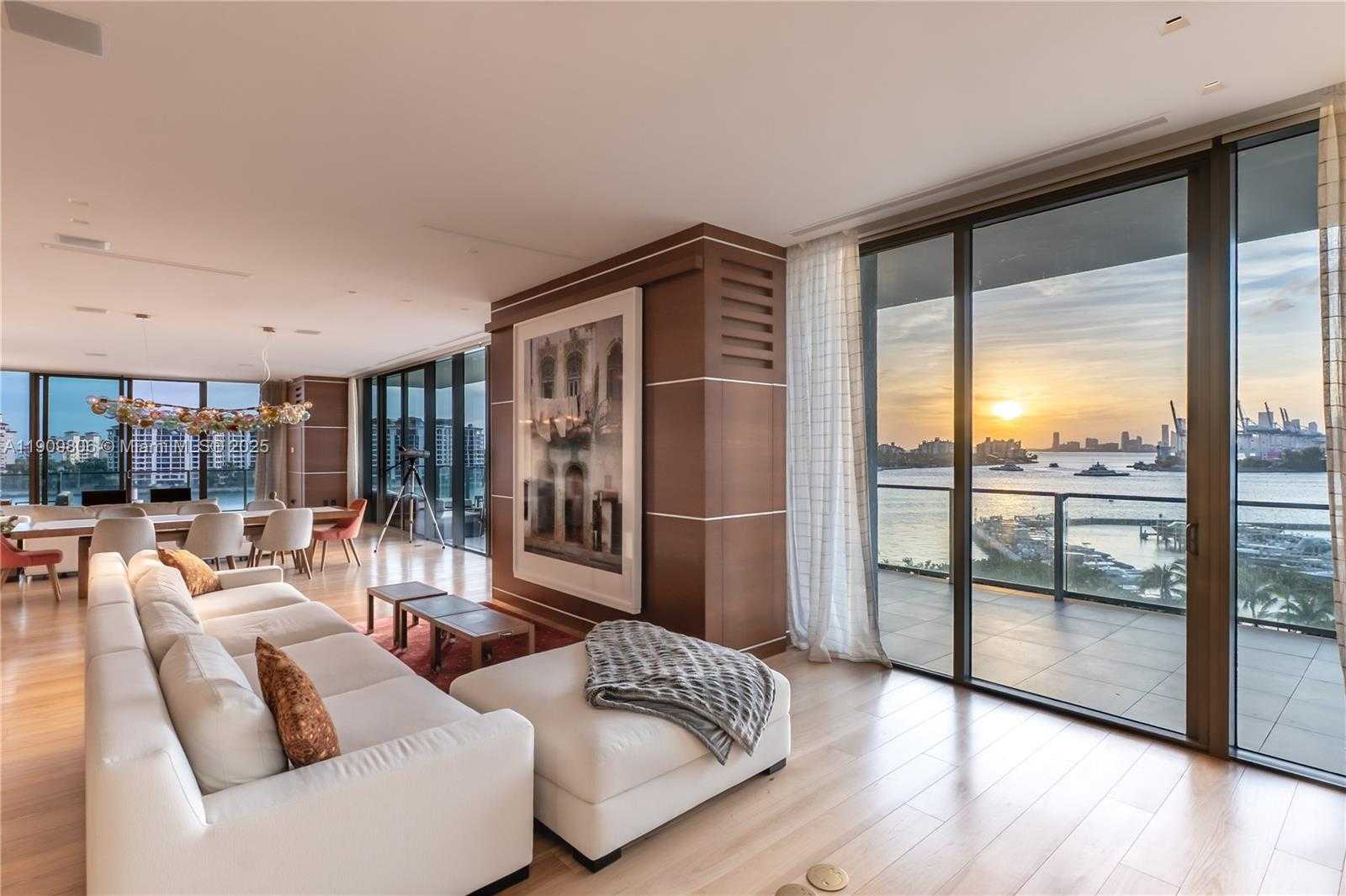 Small Image of 800 SOUTH POINTE DR #704, Miami Beach Number 6