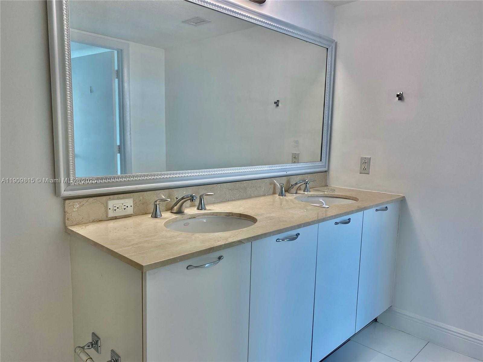 Small Image of 1800 NORTH BAYSHORE DR #4210, Miami Number 12