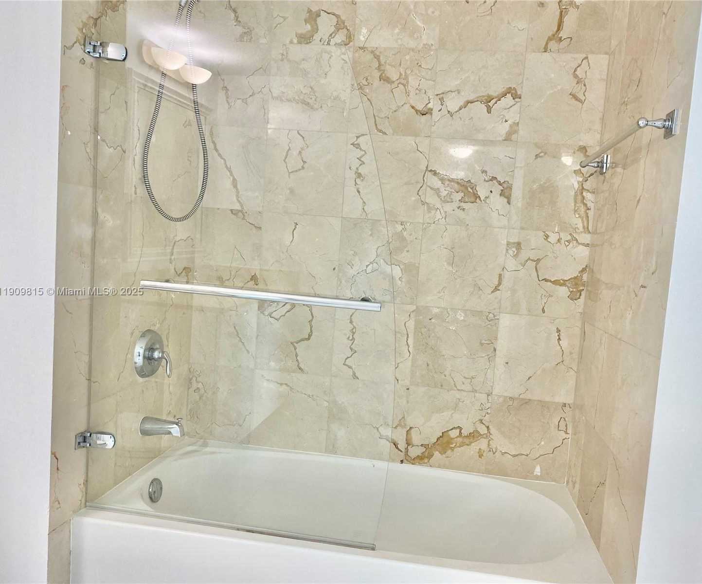 Small Image of 1800 NORTH BAYSHORE DR #4210, Miami Number 15