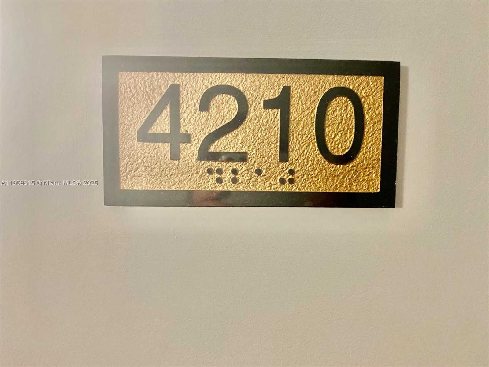 Small Image of 1800 NORTH BAYSHORE DR #4210, Miami Number 19