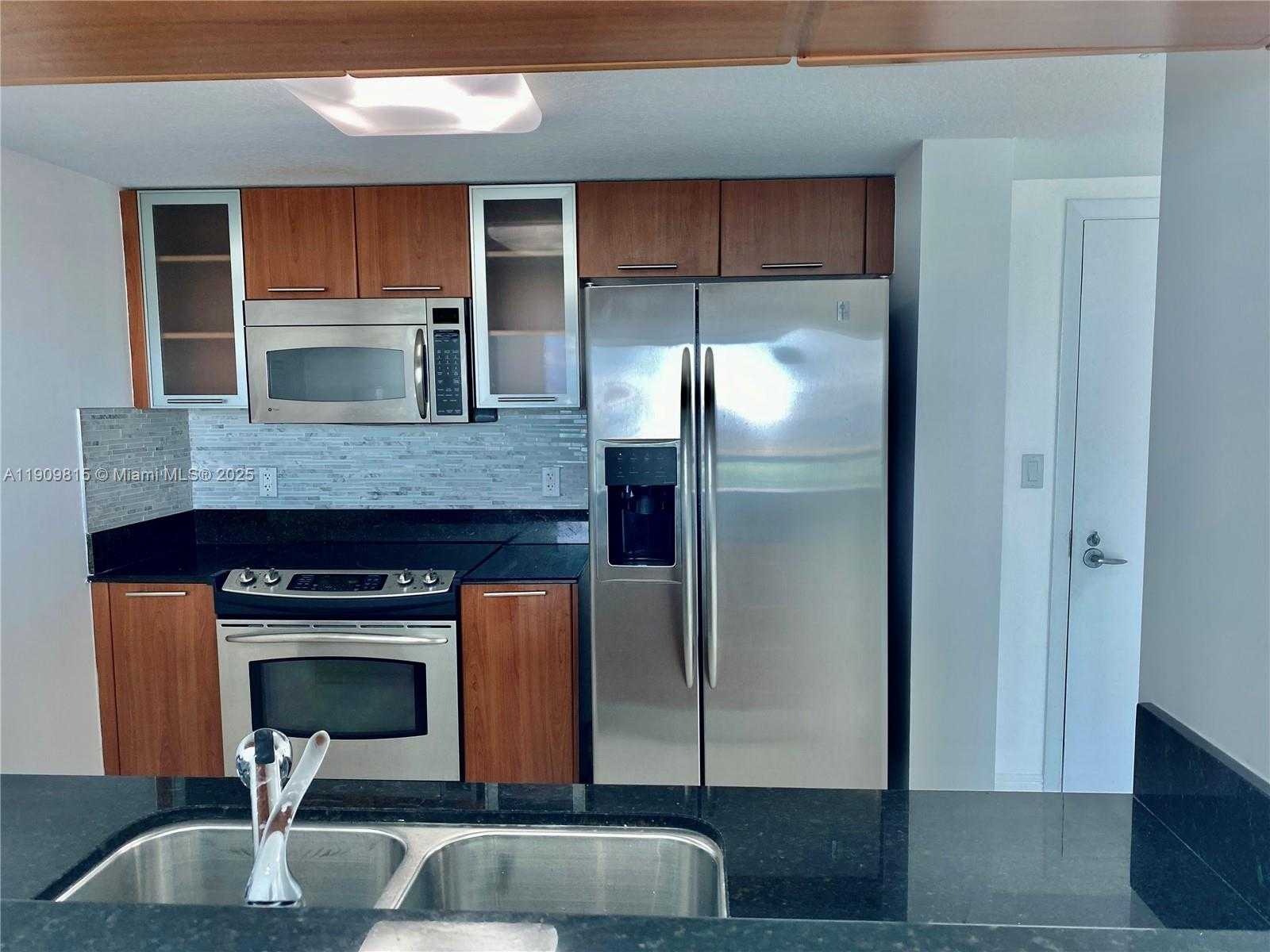 Small Image of 1800 NORTH BAYSHORE DR #4210, Miami Number 5