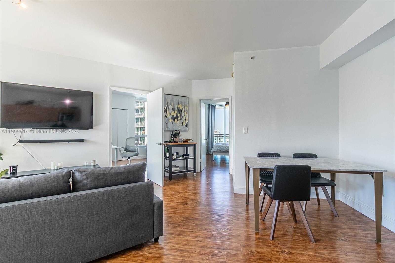 Small Image of 350 SOUTH MIAMI AVE #3914, Miami Number 12