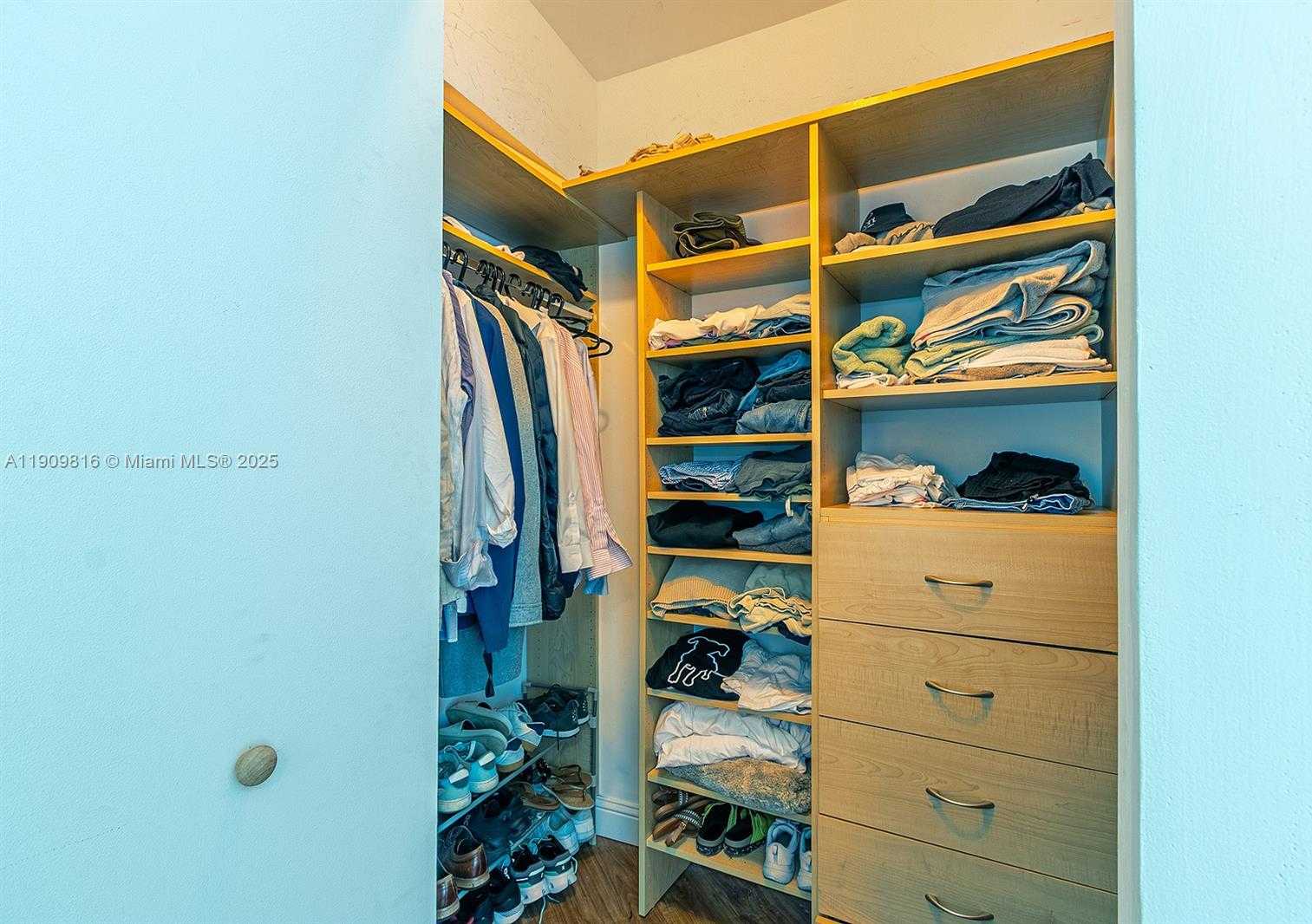 Small Image of 350 SOUTH MIAMI AVE #3914, Miami Number 18