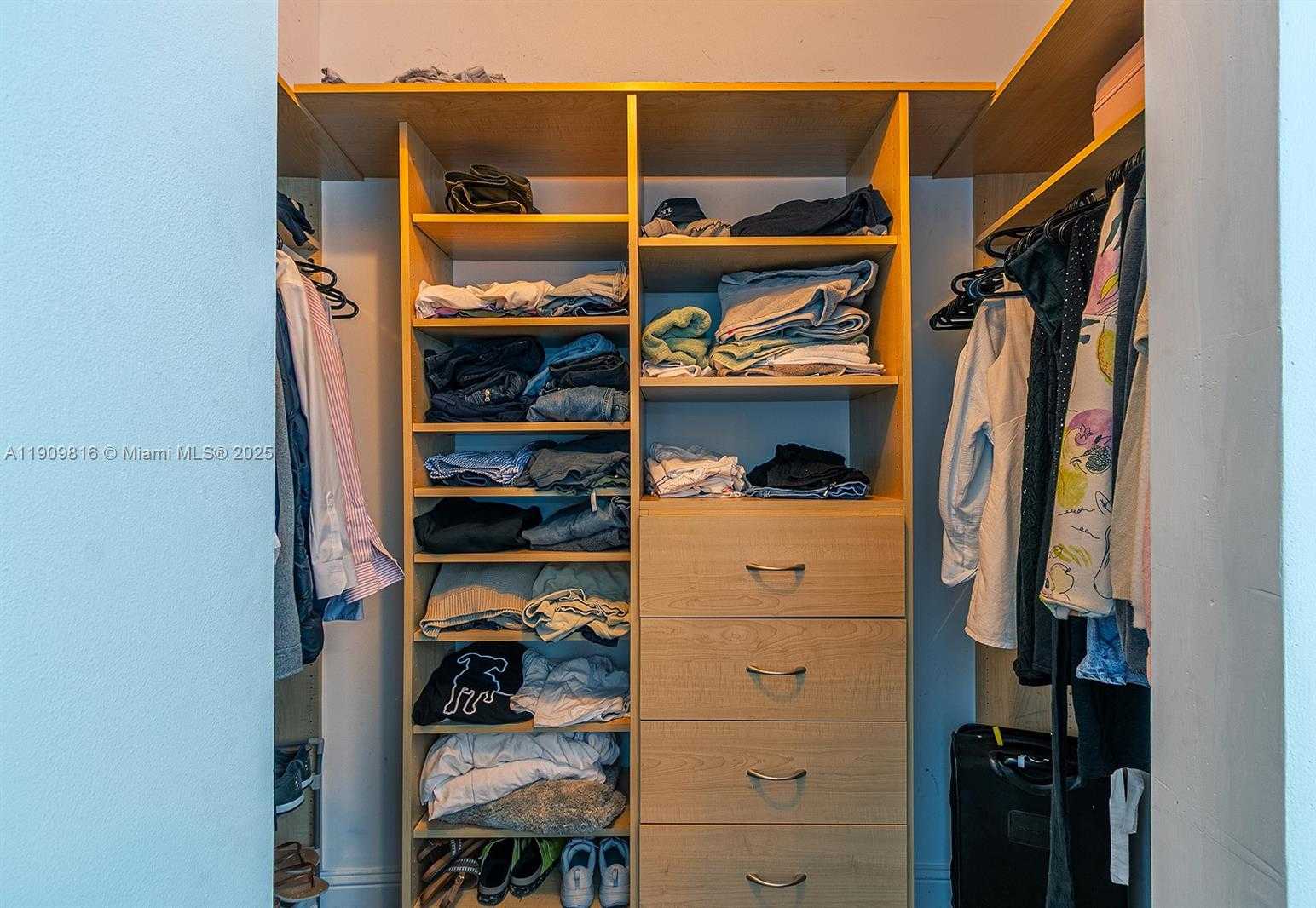 Small Image of 350 SOUTH MIAMI AVE #3914, Miami Number 19