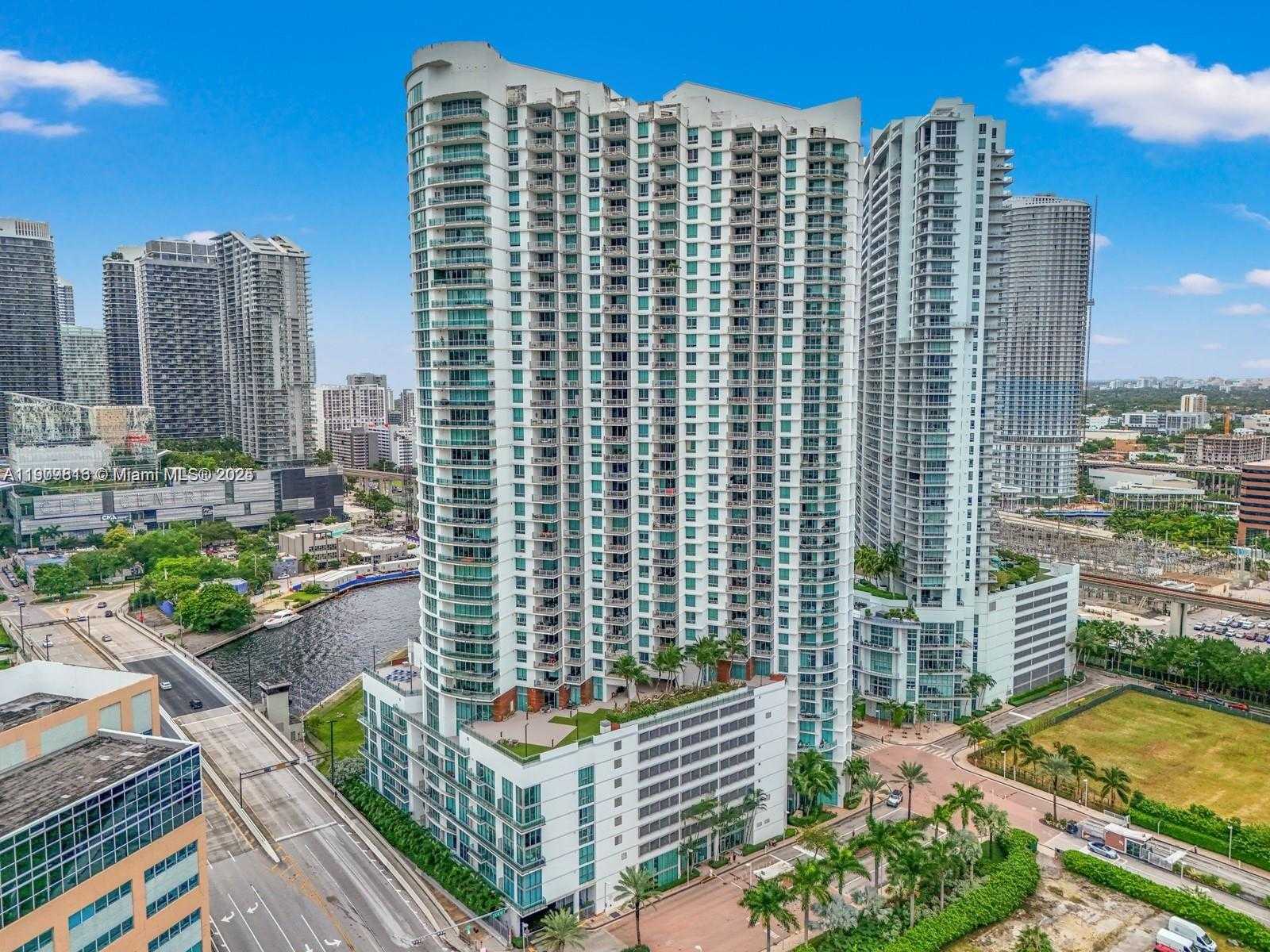 Small Image of 350 SOUTH MIAMI AVE #3914, Miami Number 31