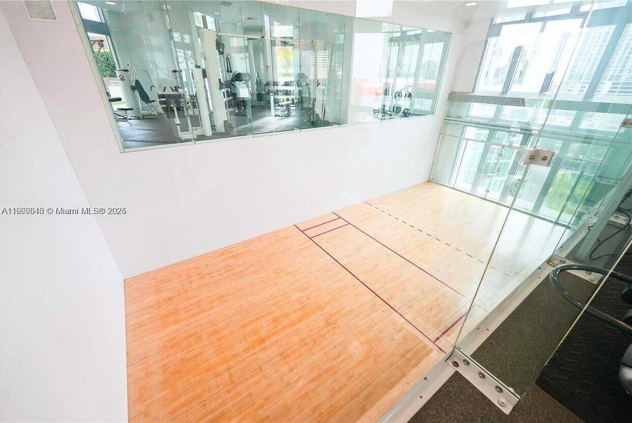 Small Image of 350 SOUTH MIAMI AVE #3914, Miami Number 44