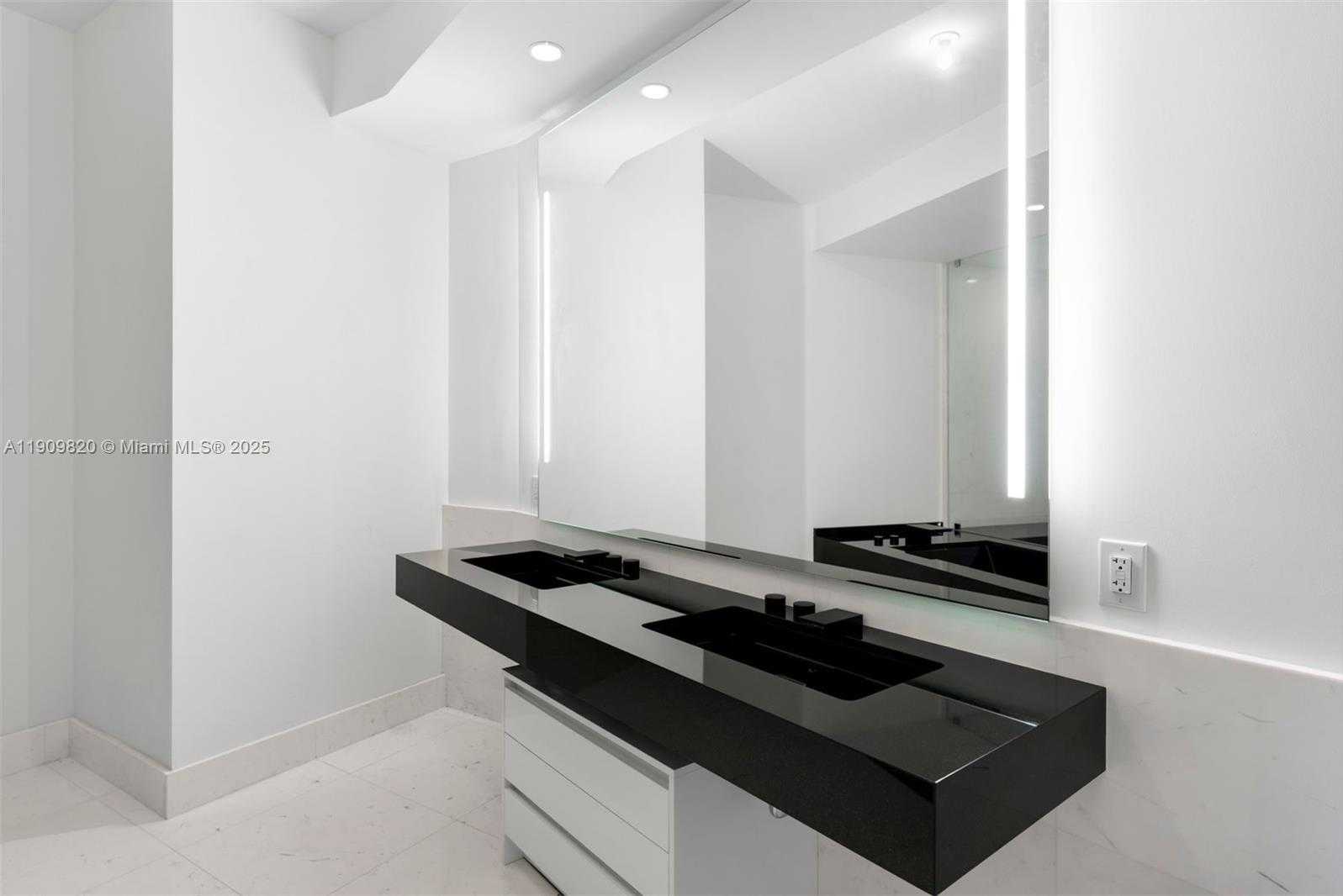 Small Image of 18555 COLLINS AVE #3205, Sunny Isles Beach Number 27