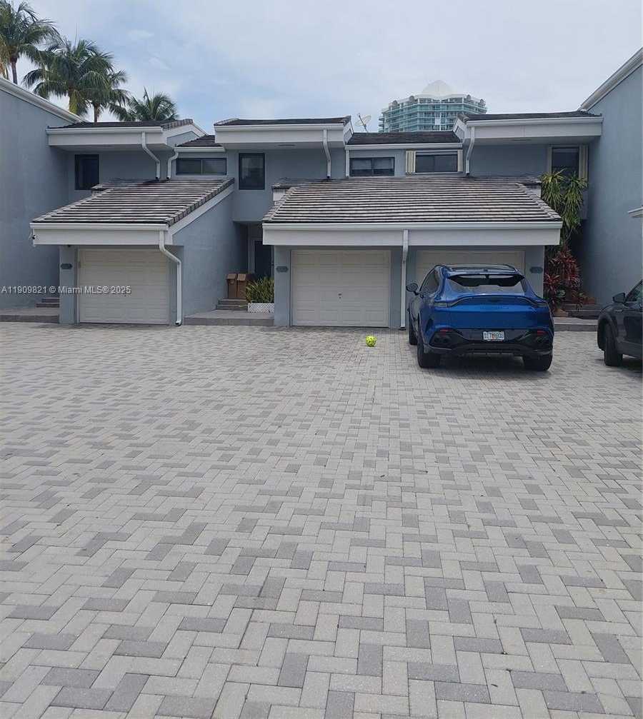 Small Image of 255 POINCIANA DR #605, Sunny Isles Beach Number 2